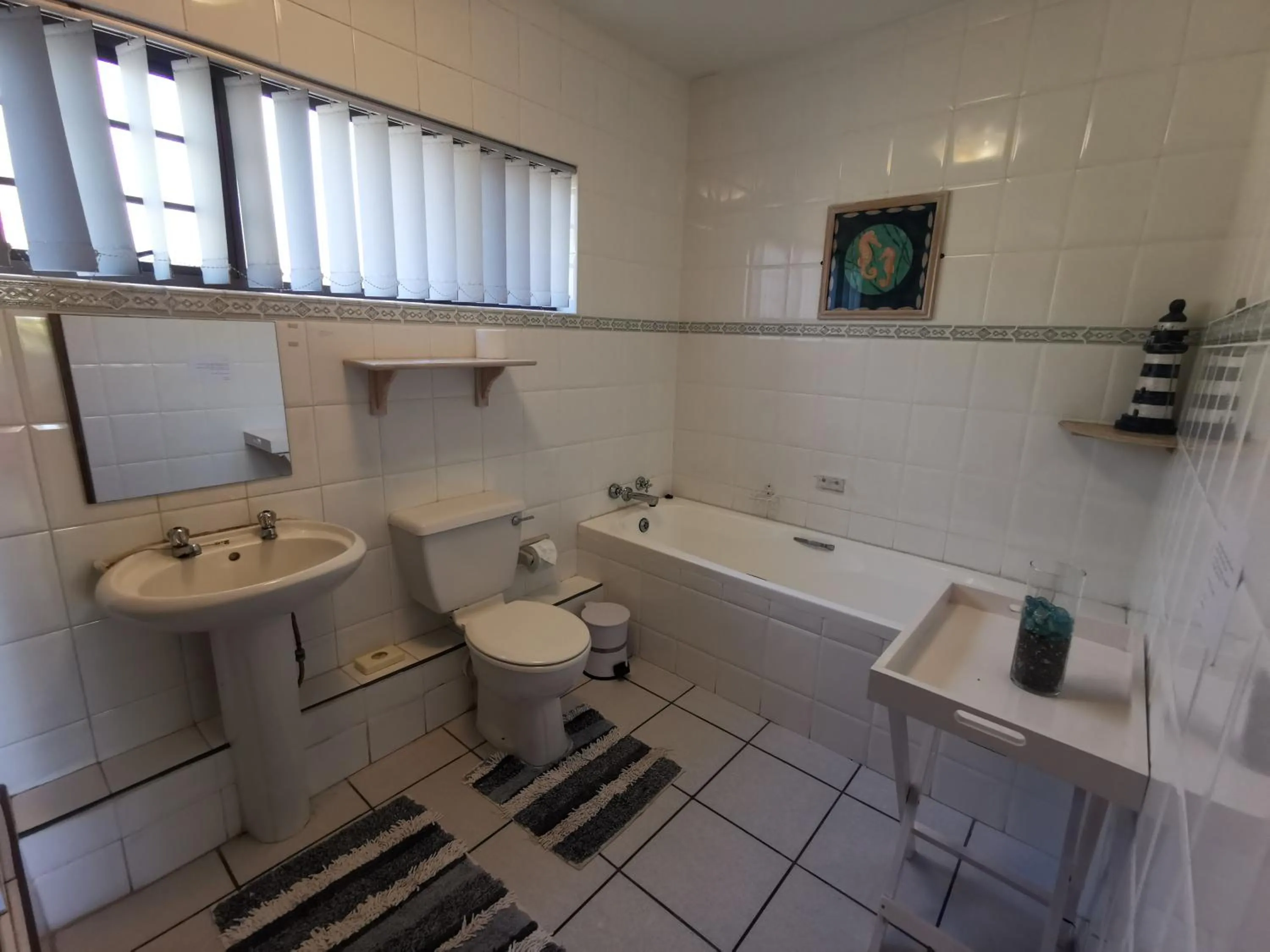 Bathroom in THE THATCH HIDE