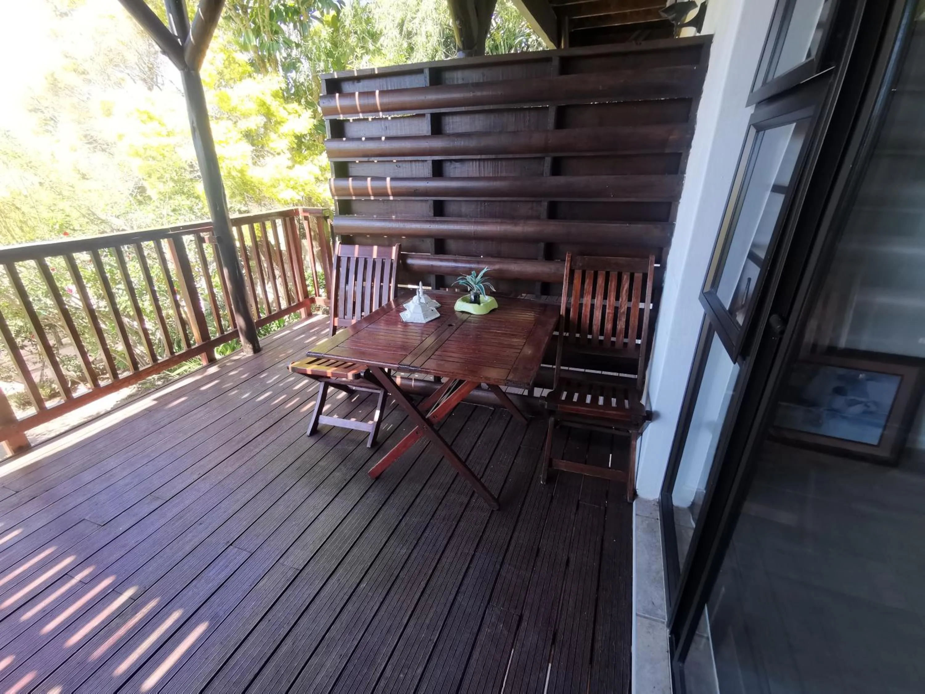 Balcony/Terrace in THE THATCH HIDE