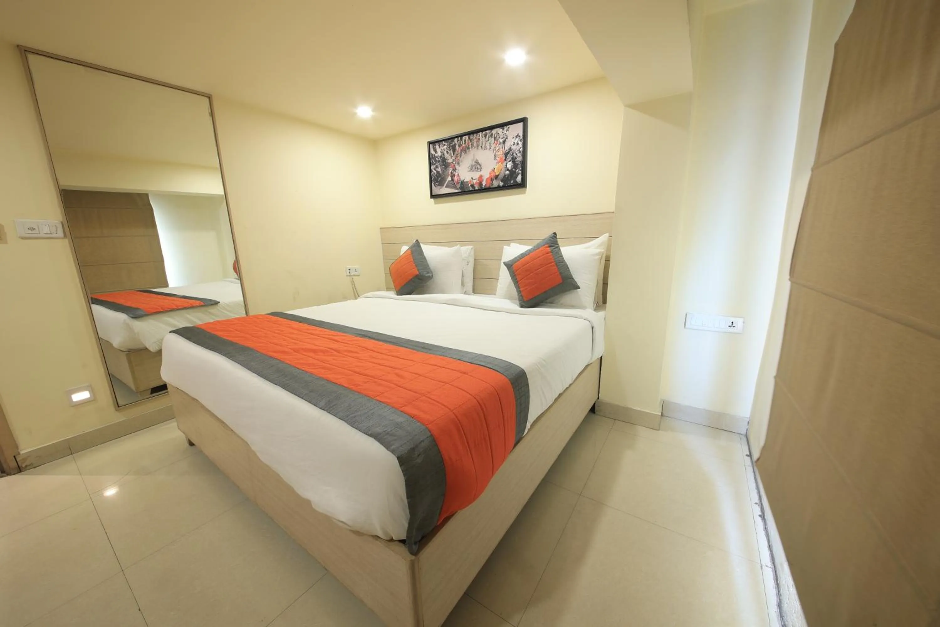 Bed in Sagar Hotel JUST 5 MIN FROM GOLDEN TEMPLE