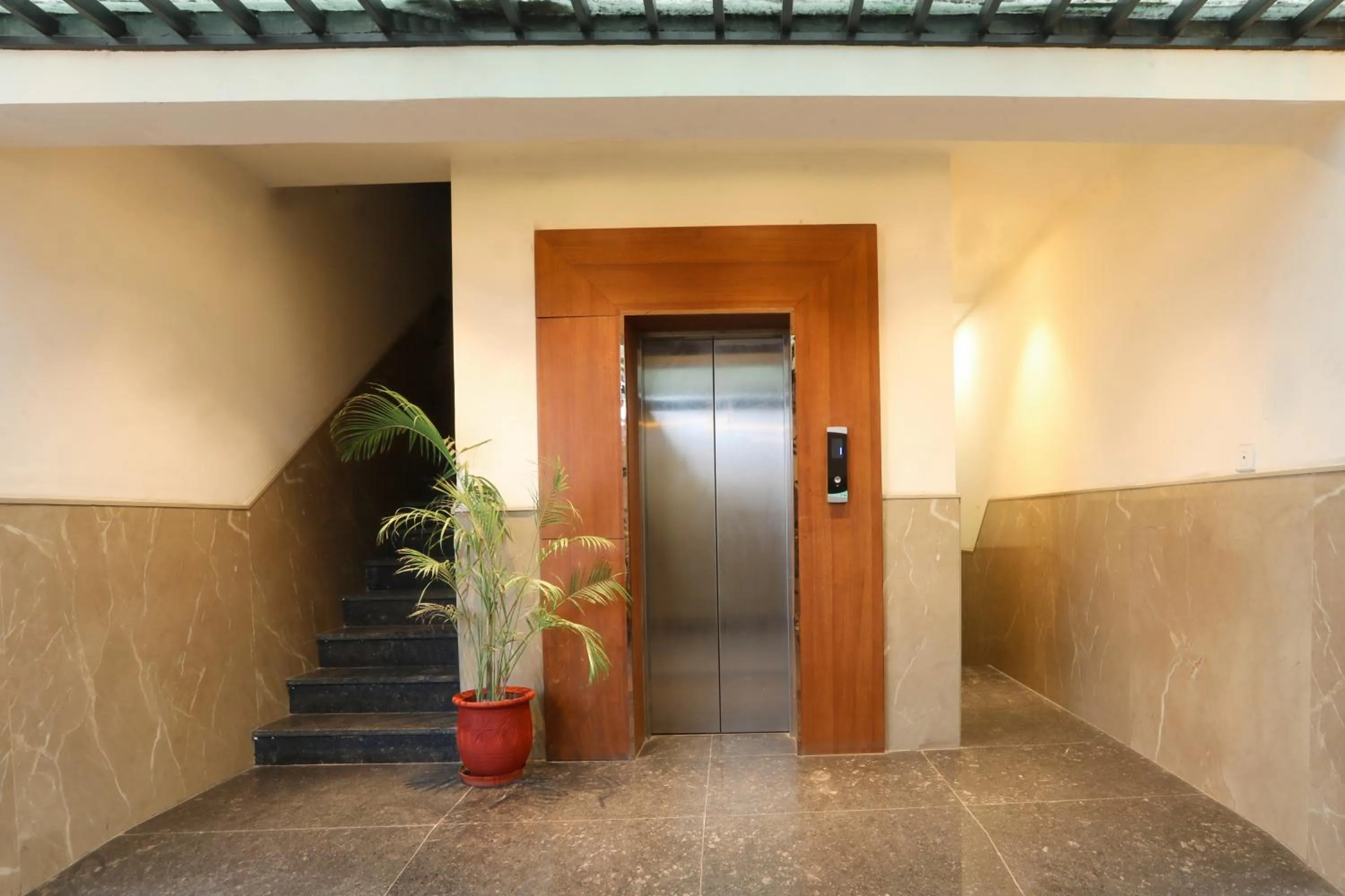 elevator in Sagar Hotel JUST 5 MIN FROM GOLDEN TEMPLE