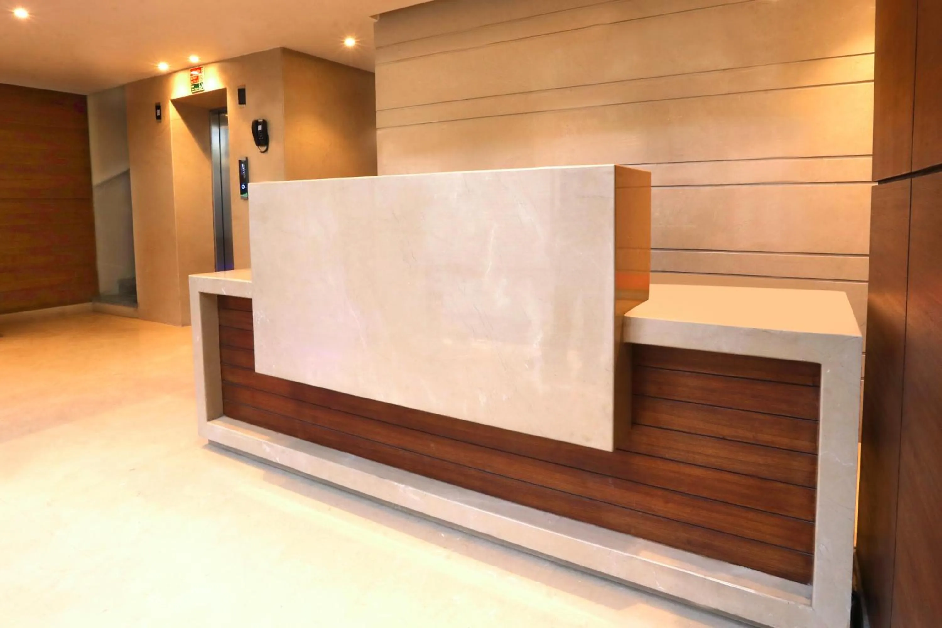 Lobby or reception in Sagar Hotel JUST 5 MIN FROM GOLDEN TEMPLE