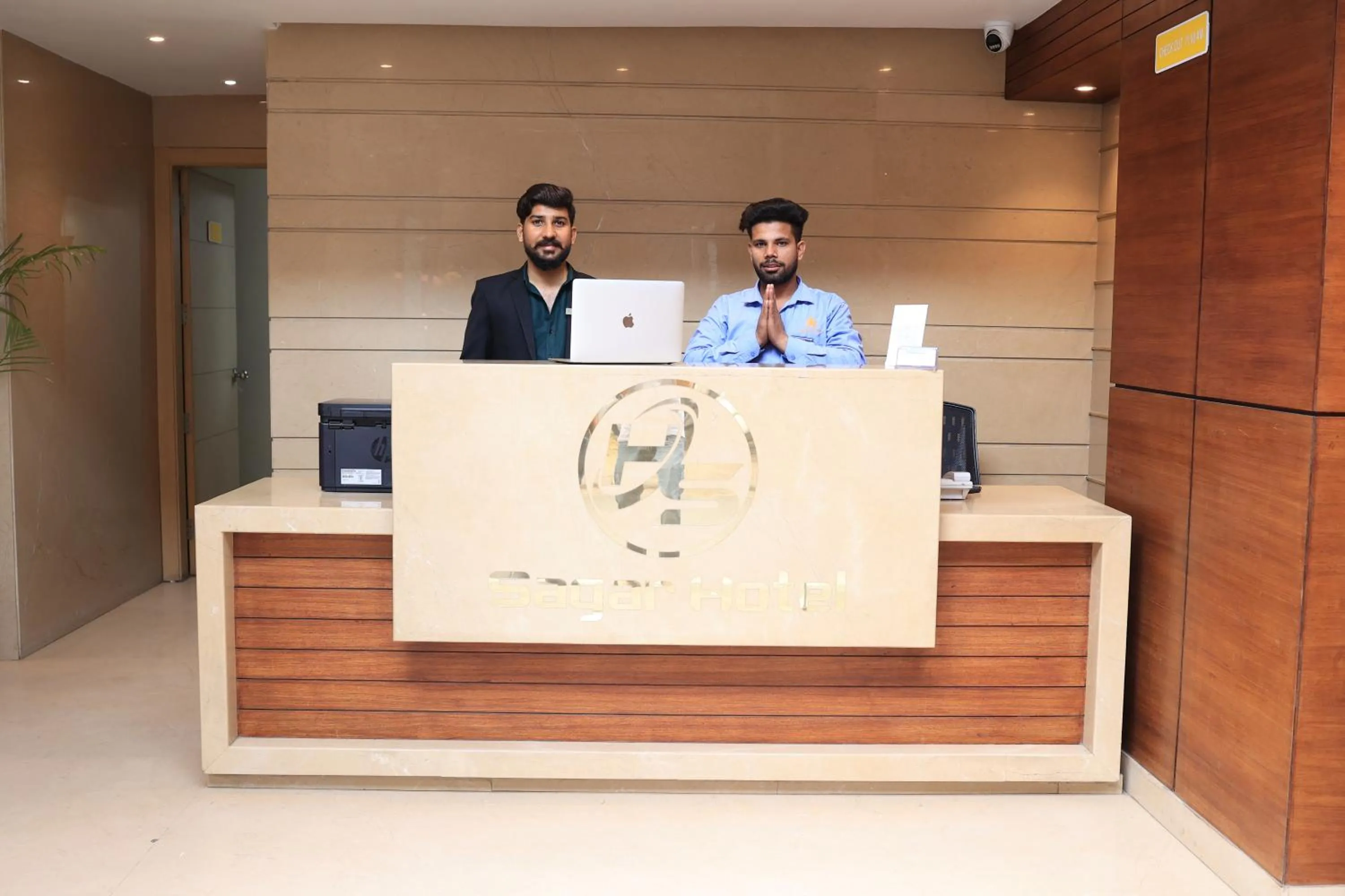 Lobby or reception in Sagar Hotel JUST 5 MIN FROM GOLDEN TEMPLE