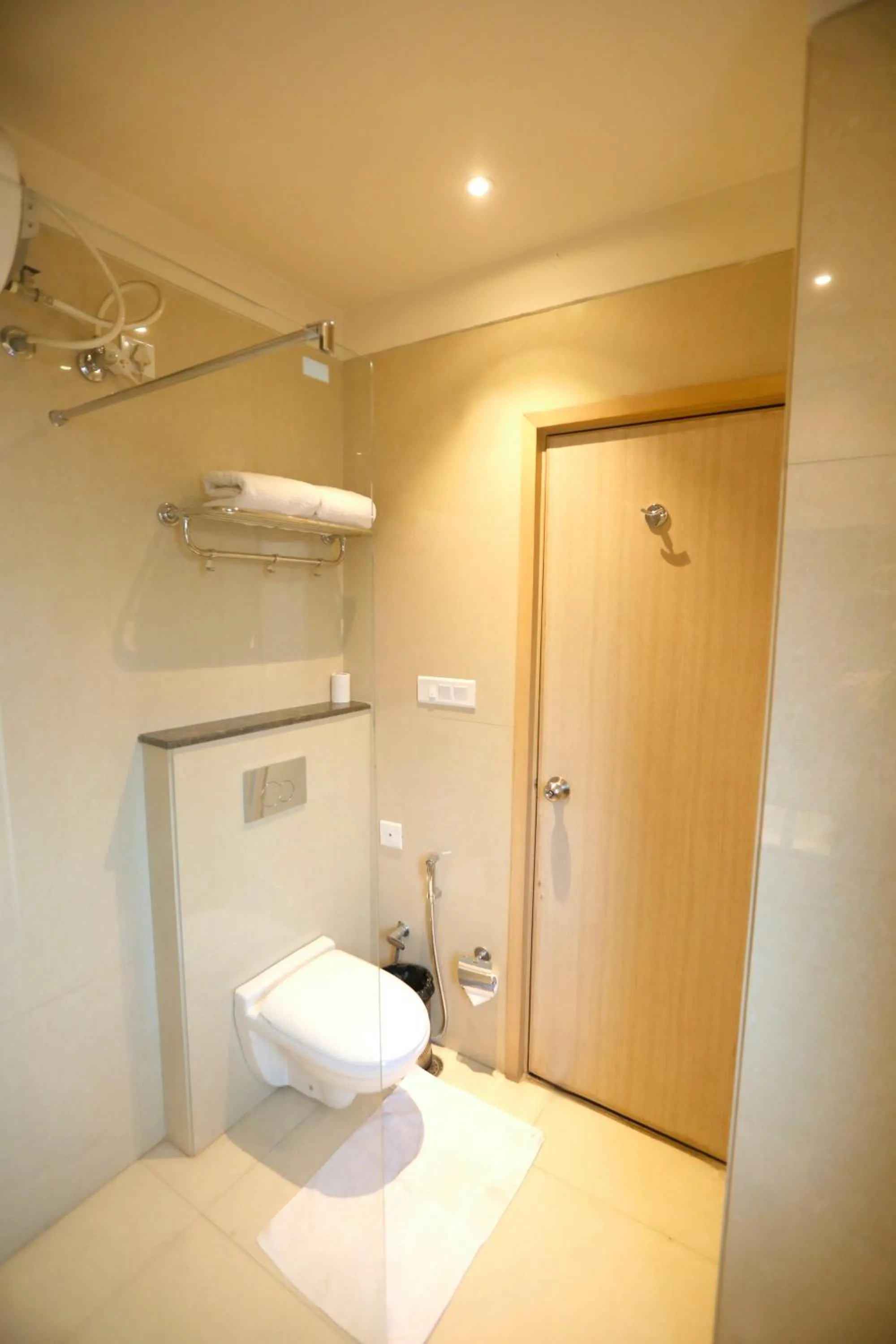 Bathroom in Sagar Hotel JUST 5 MIN FROM GOLDEN TEMPLE