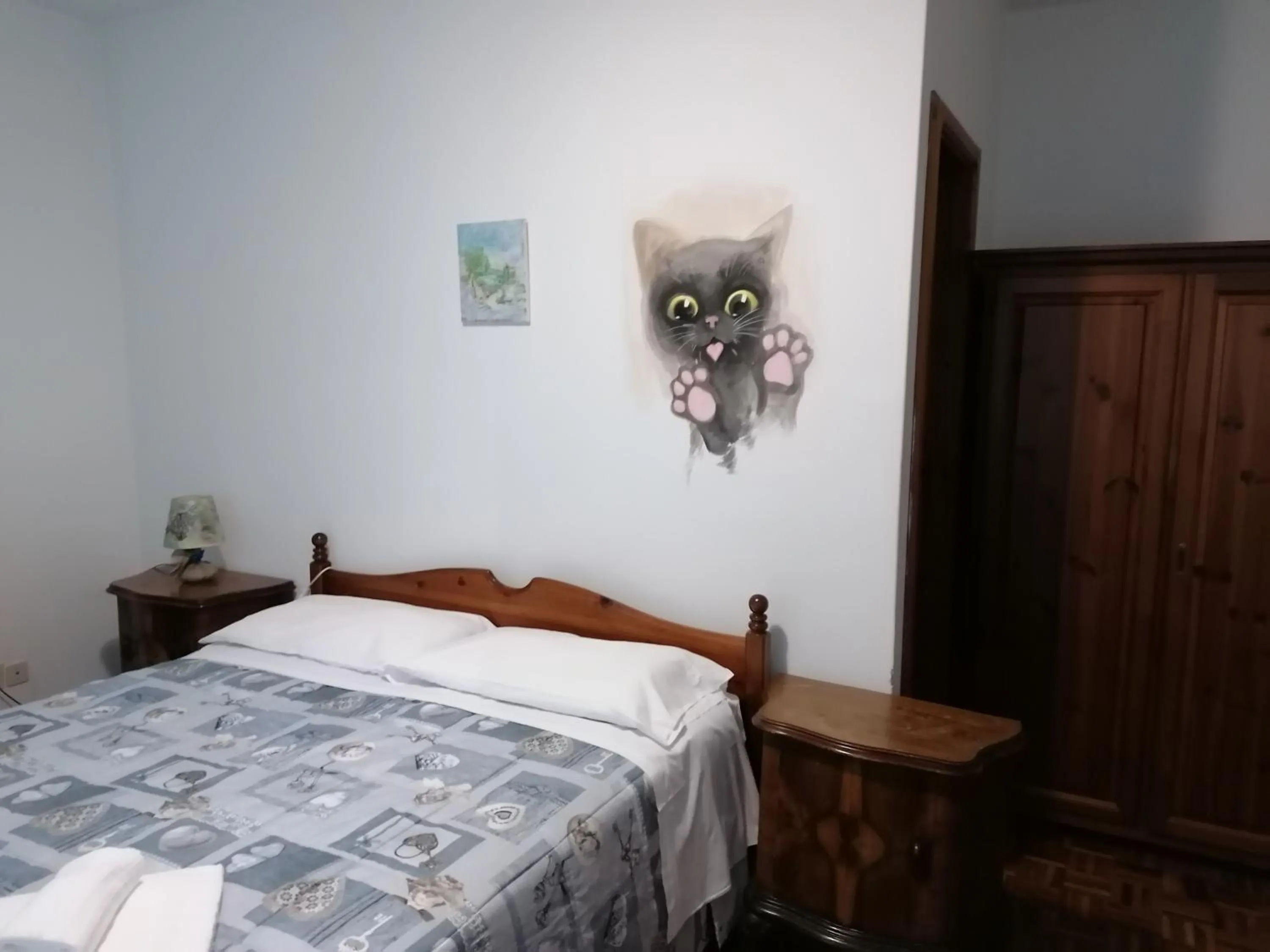 Bed in Albergo Alle Alpi