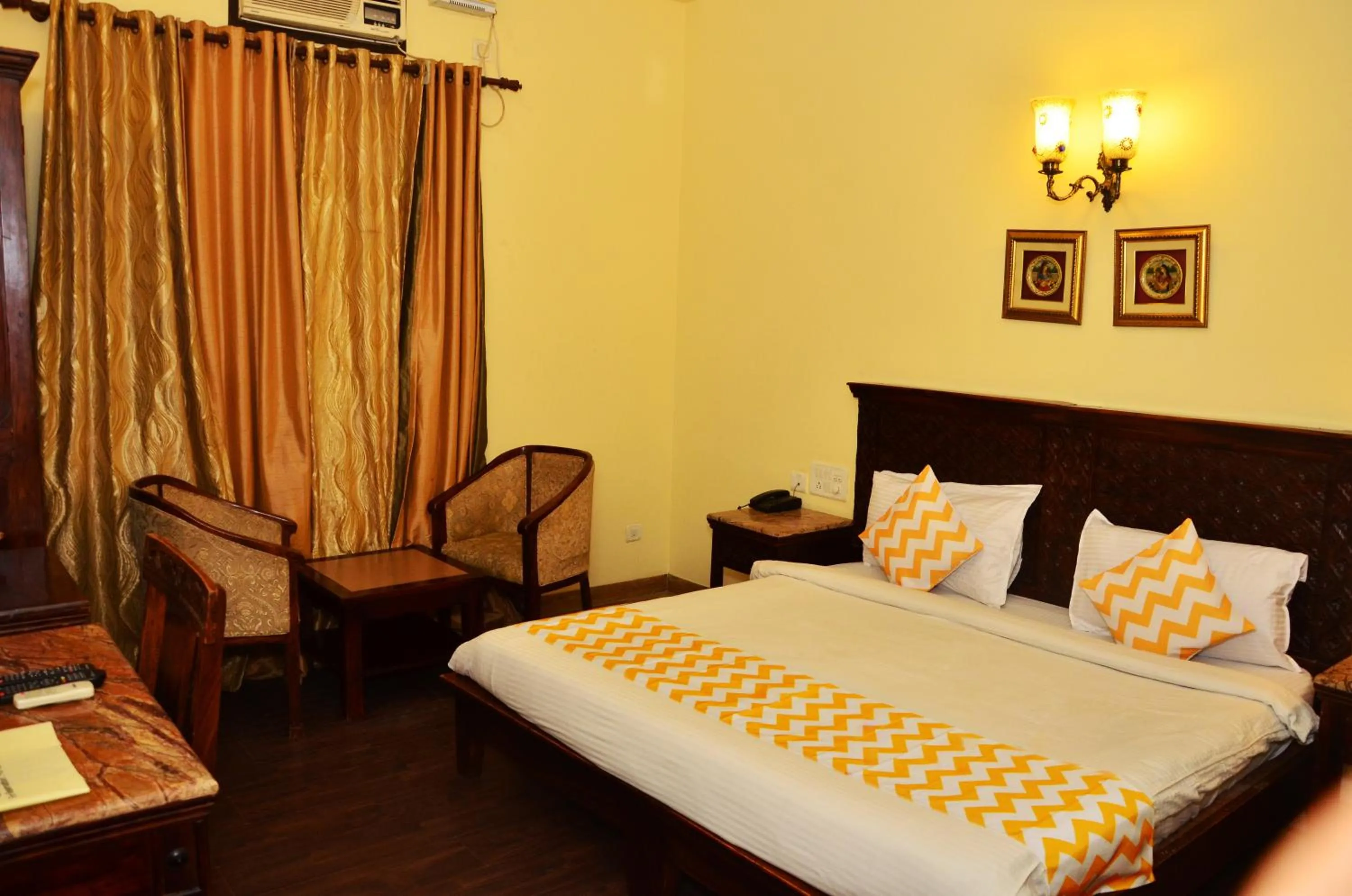 Bedroom, Bed in Rajputana Haveli - Jaipur