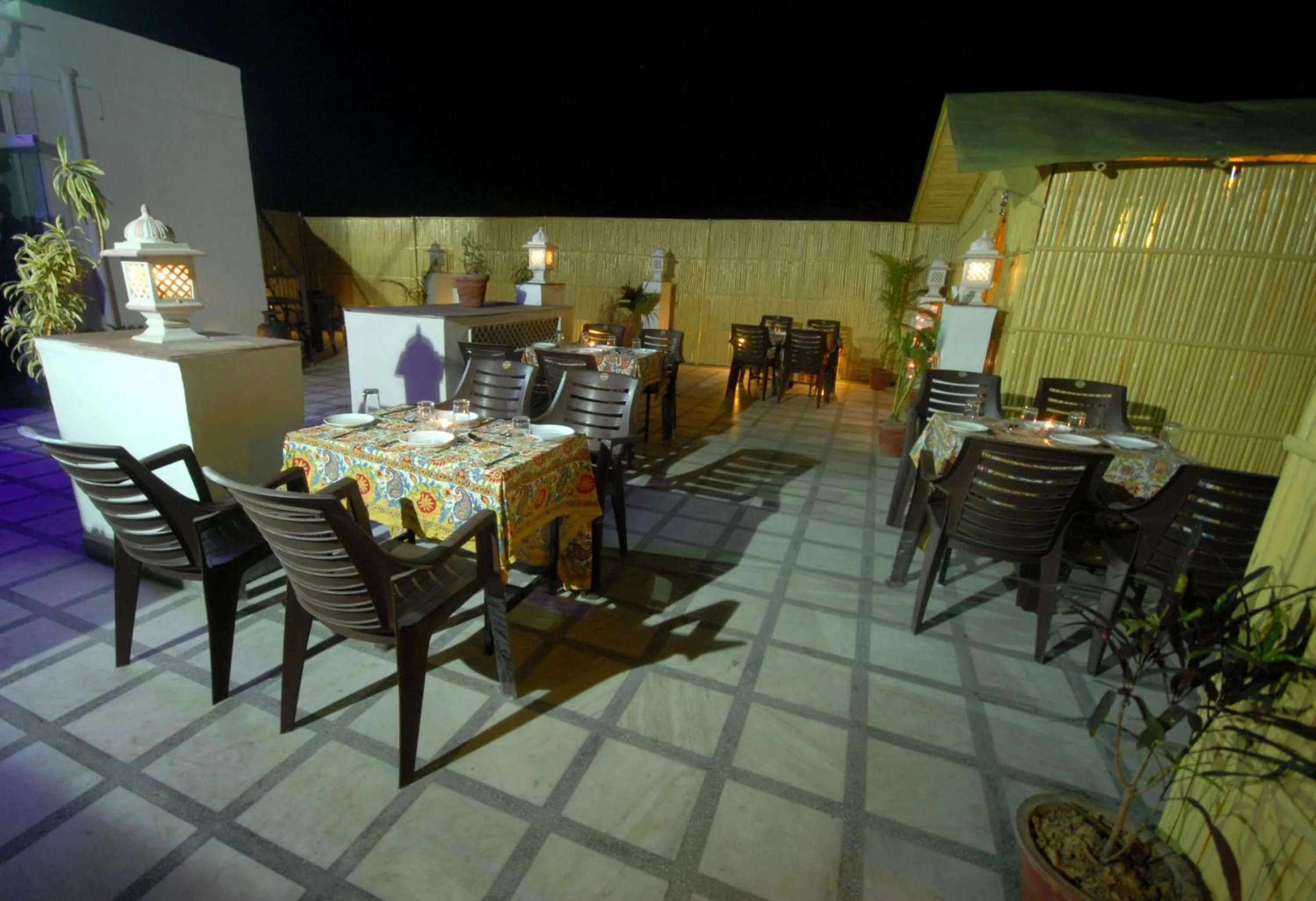 Restaurant/places to eat in Rajputana Haveli - Jaipur