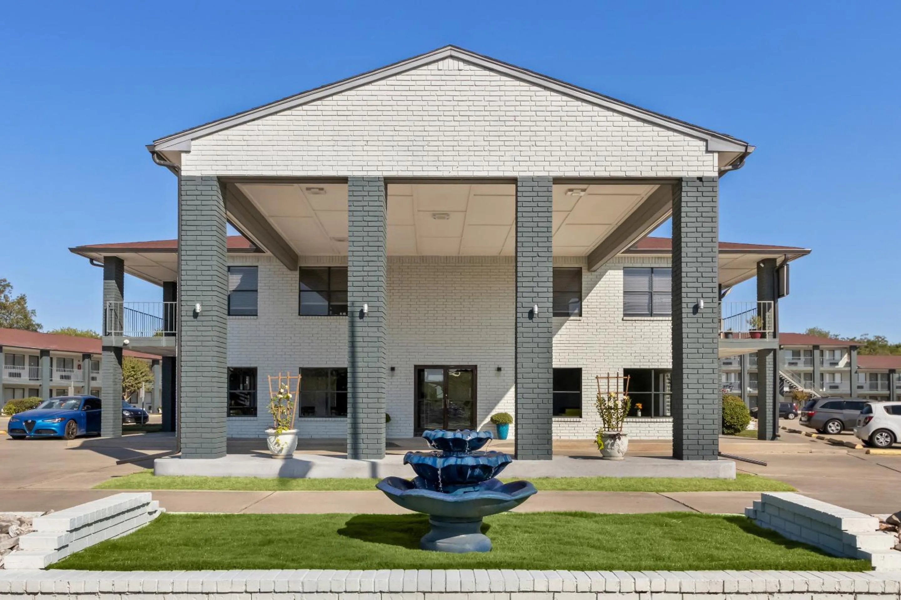 Property building in HomeTowne Studios by Red Roof San Antonio E - Frost Bank Center