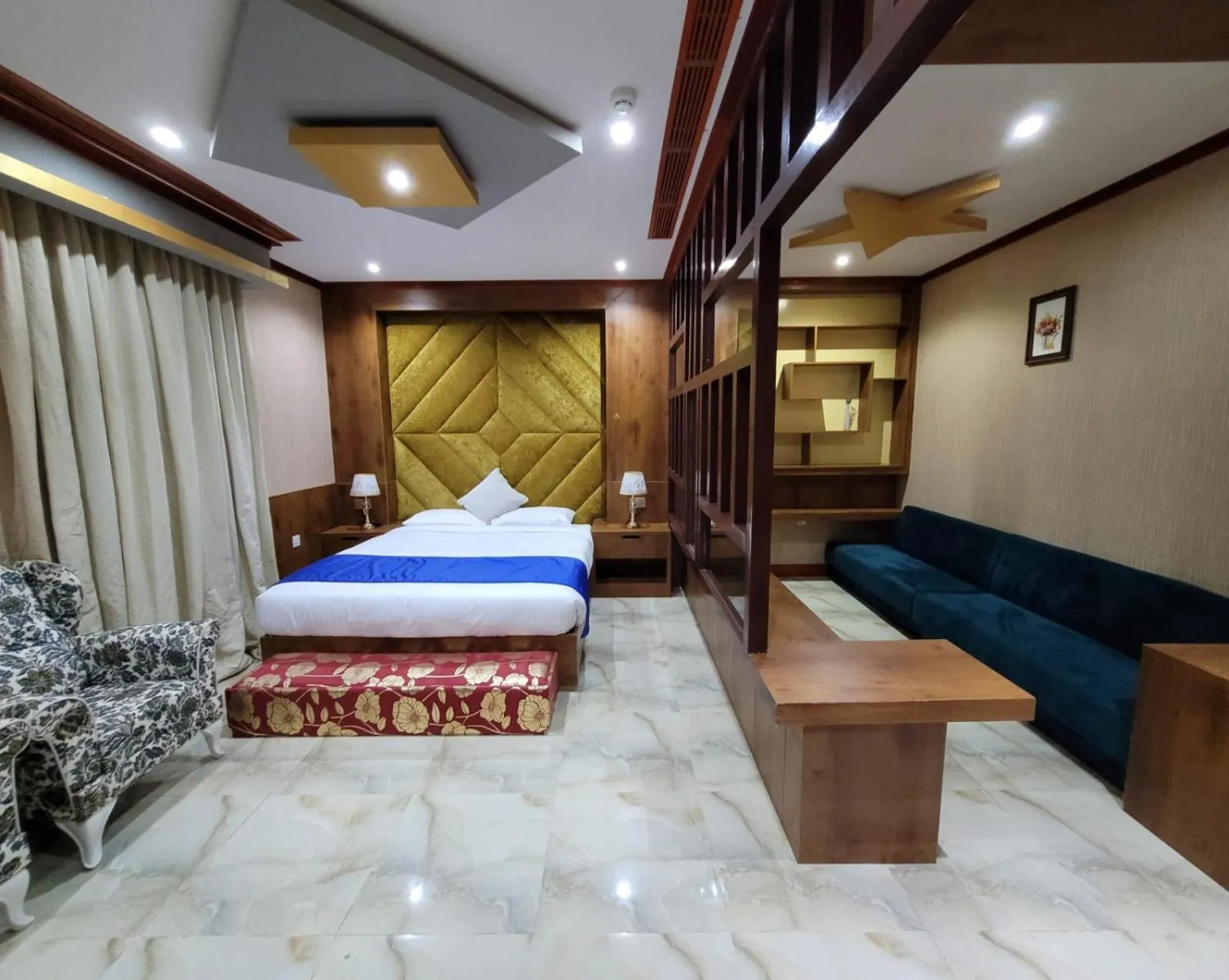 Photo of the whole room, Bed in Camphor Hotel