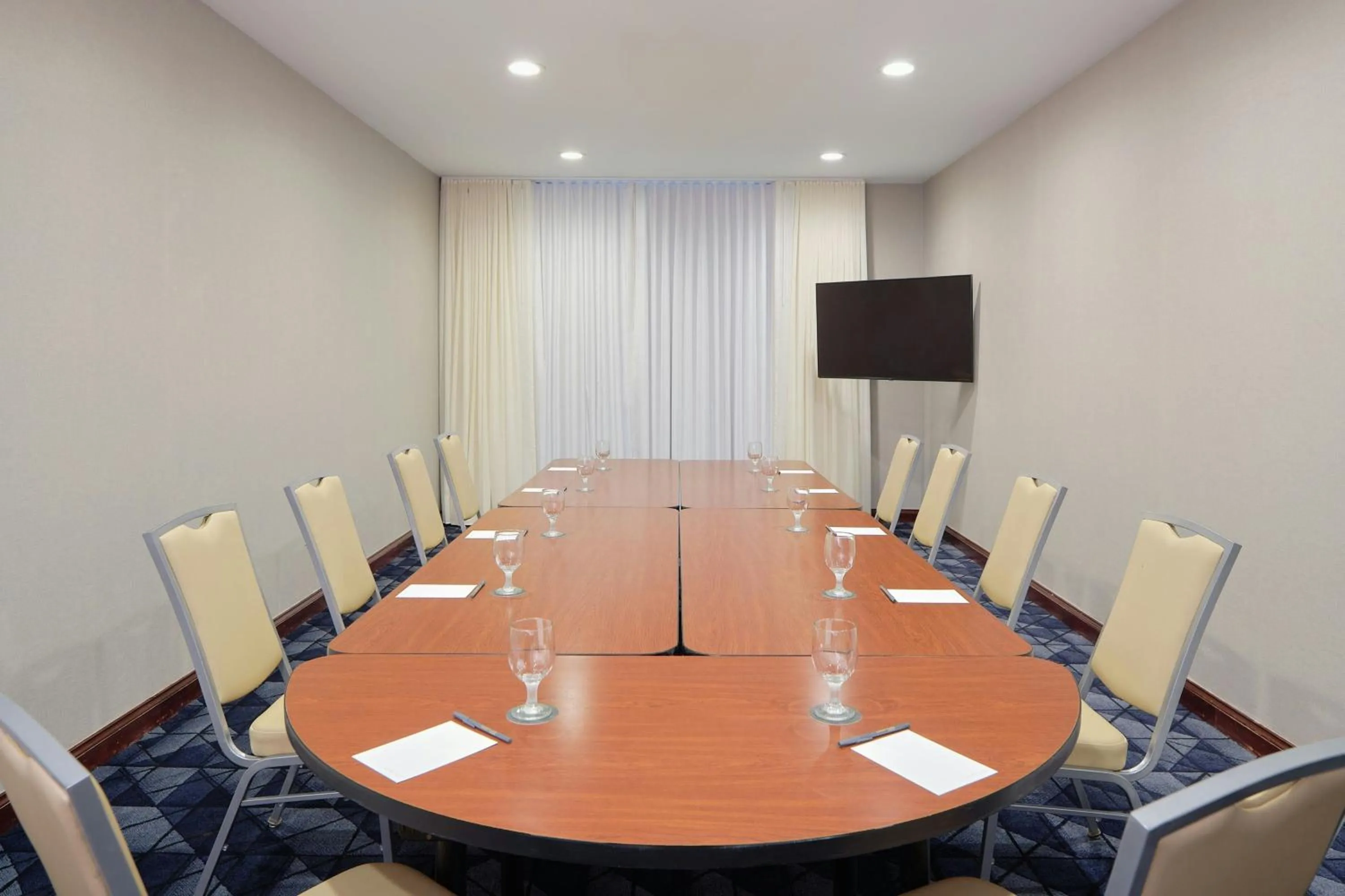 Meeting/conference room in Courtyard by Marriott Saratoga Springs