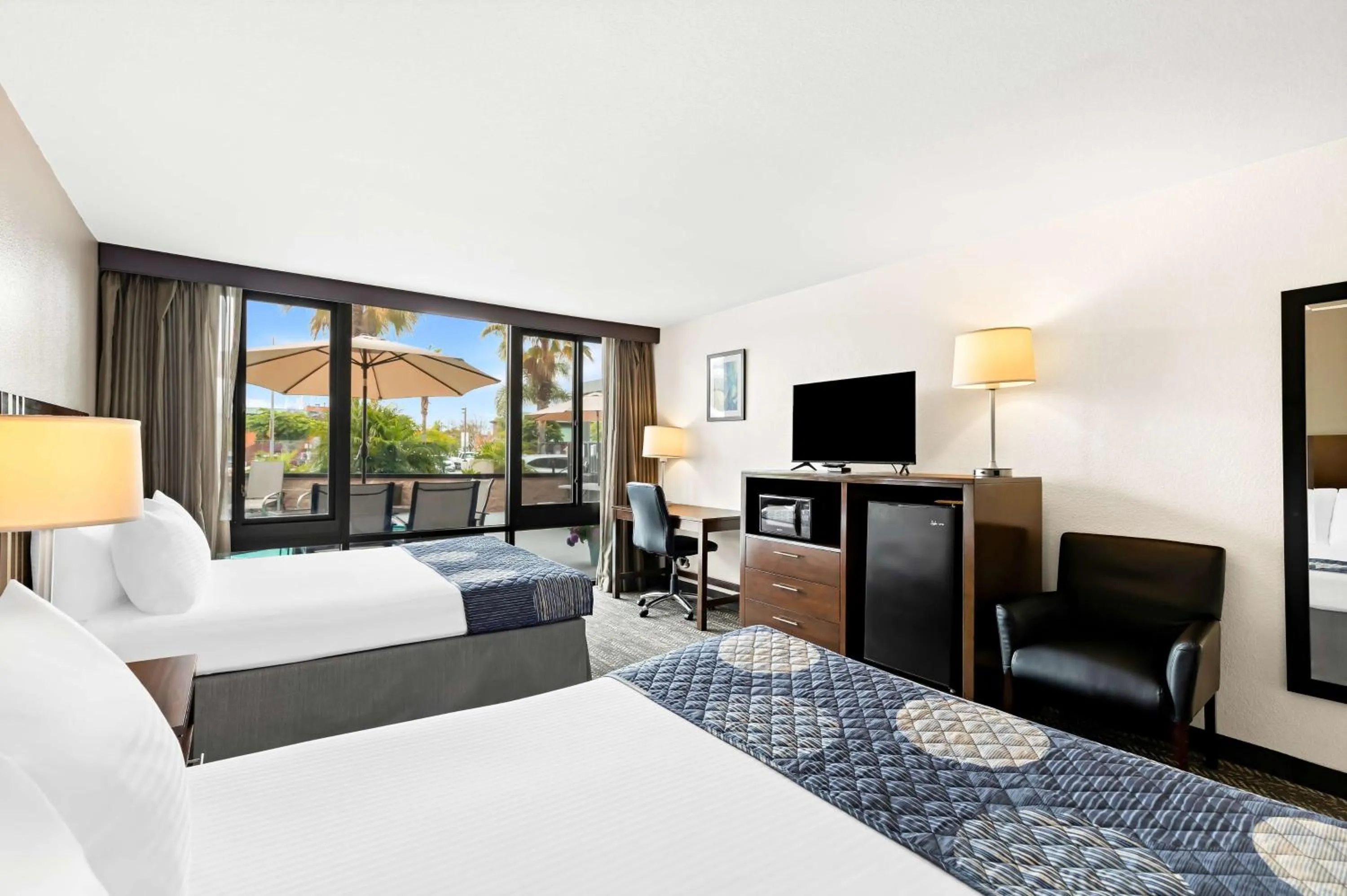 Bedroom, Bed in Best Western Yacht Harbor Hotel