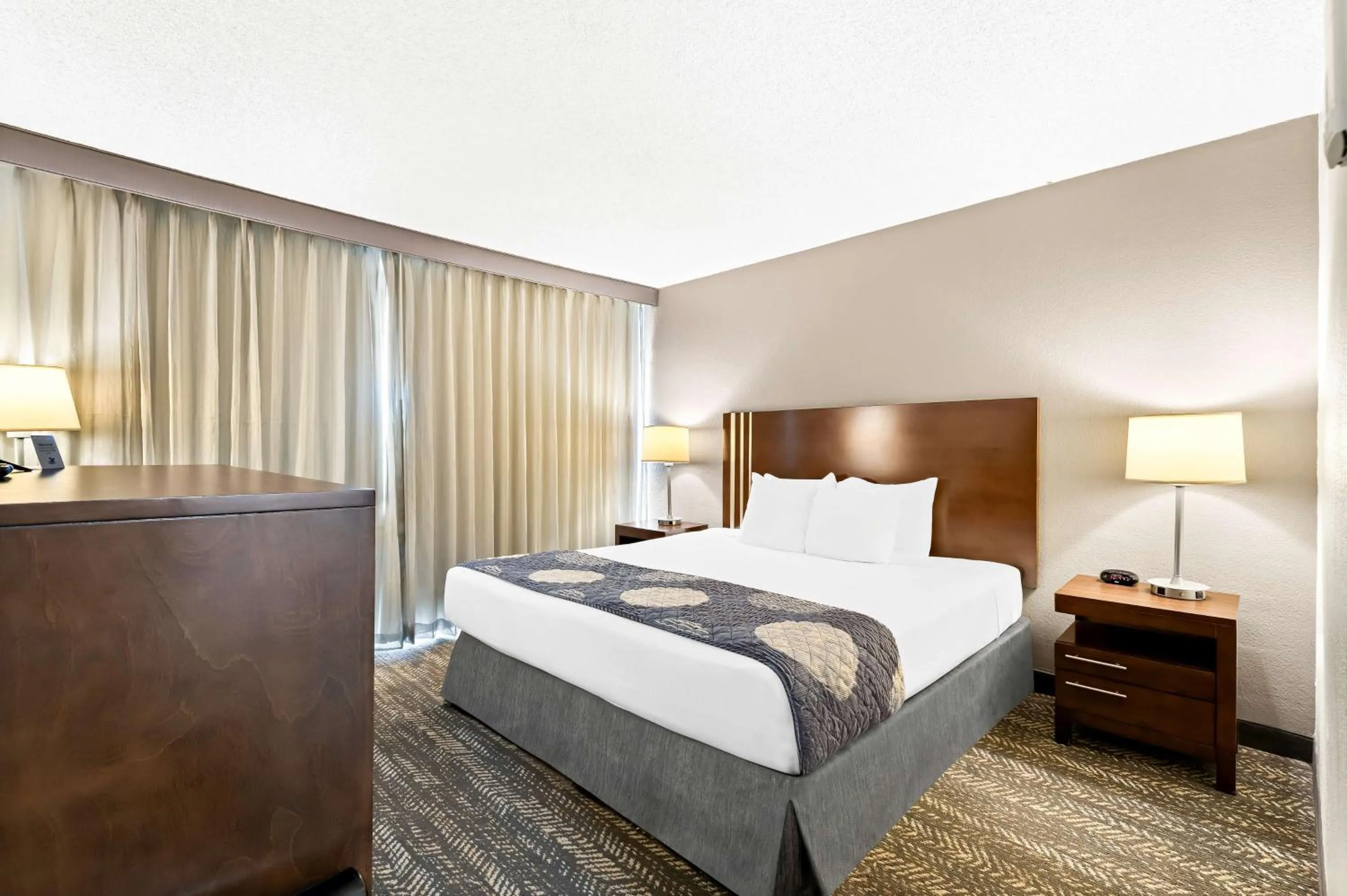 Bedroom, Bed in Best Western Yacht Harbor Hotel