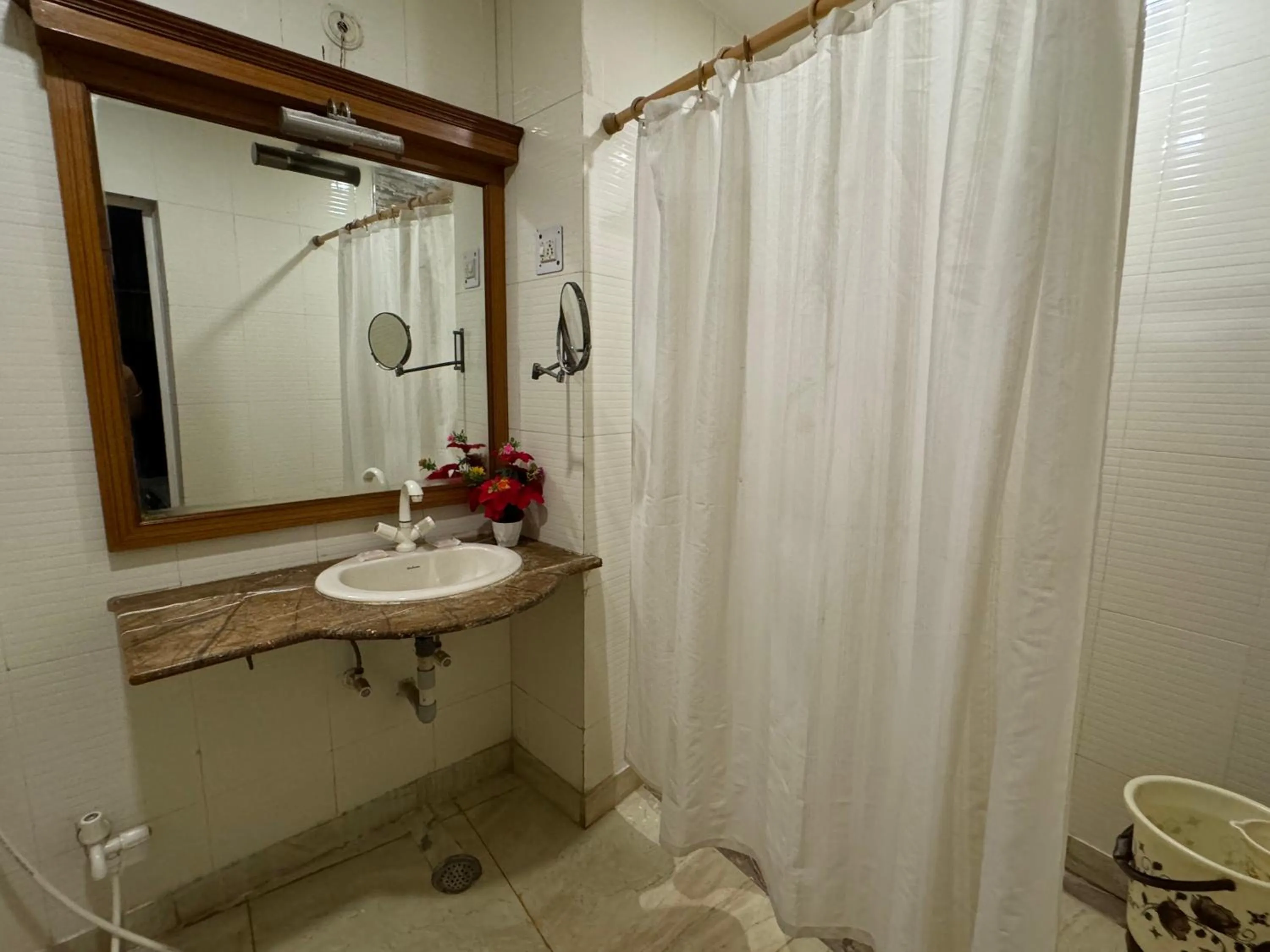 Hotel Kamal Nearest To Taj Mahal