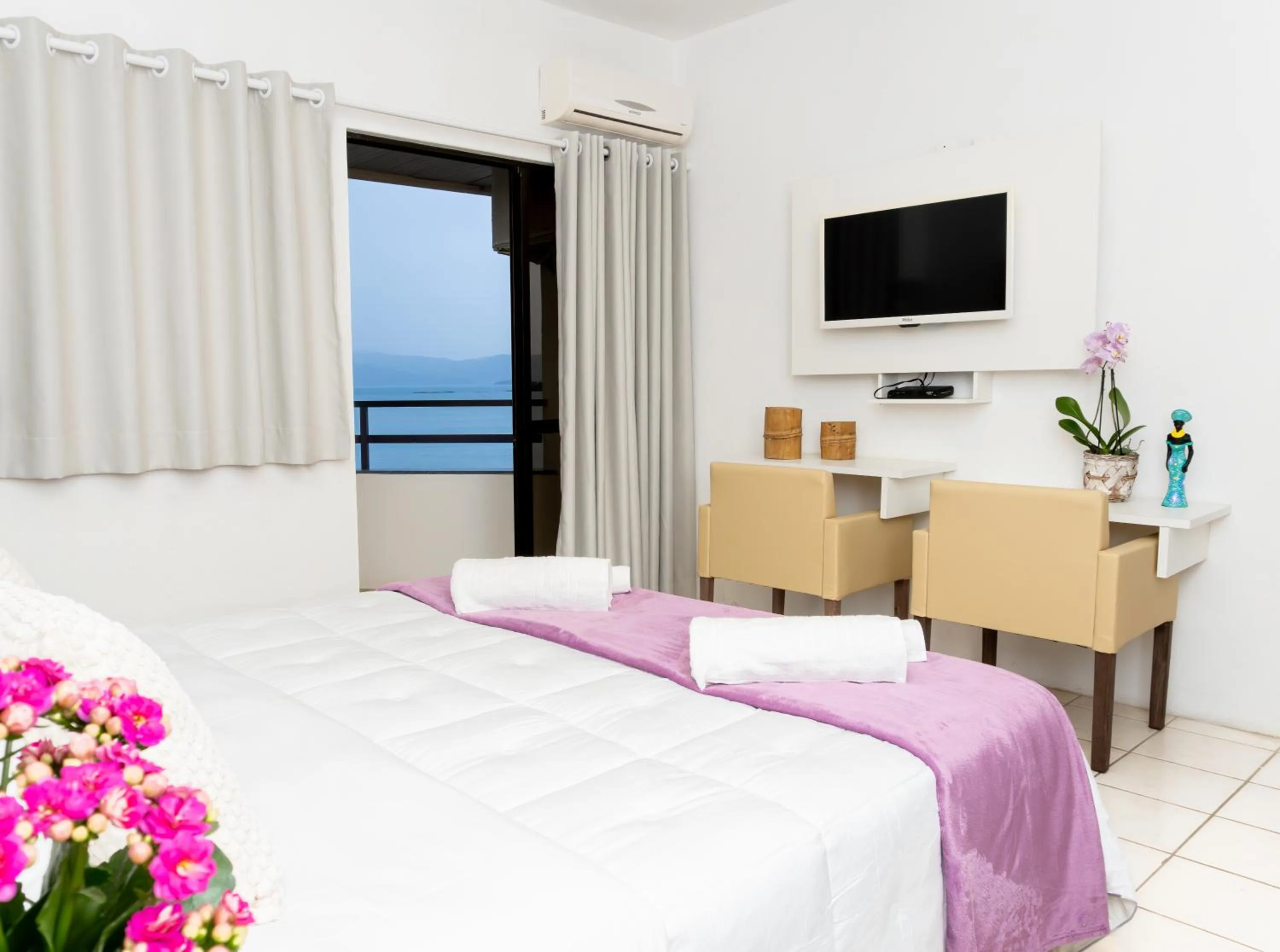 Property building, Bed in Hotel Palace 1