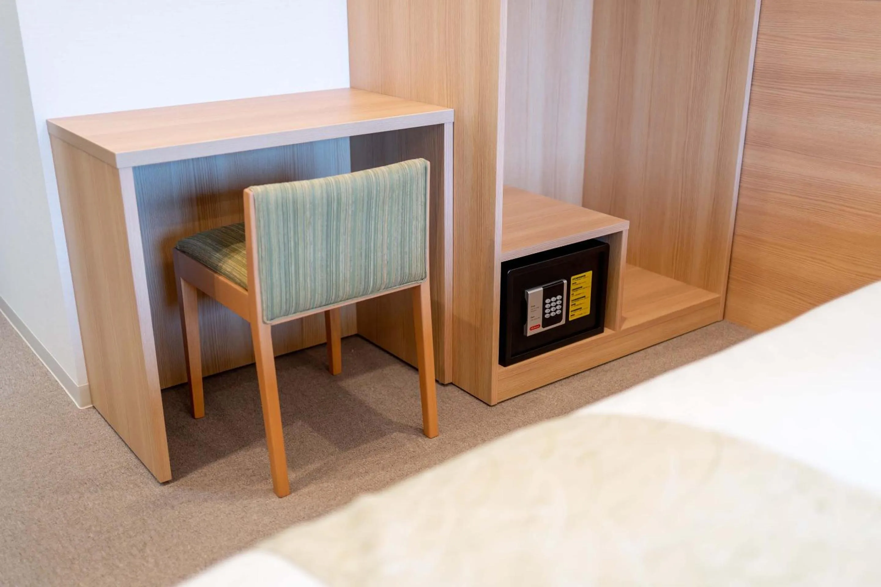 safe, Bed in RESI STAY Kyo Ryuvilux Nijo