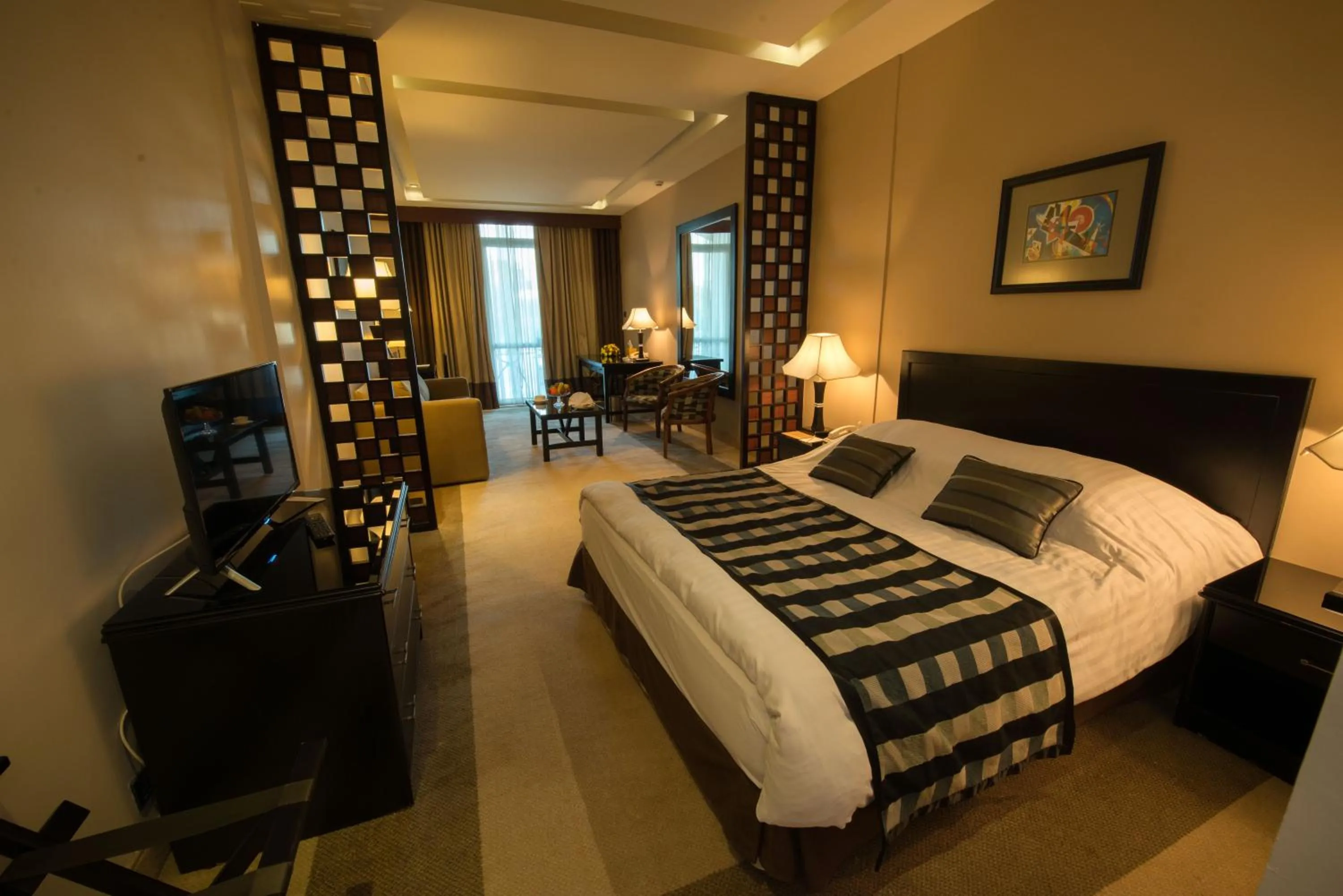 Bedroom, Bed in Century Park Hotel