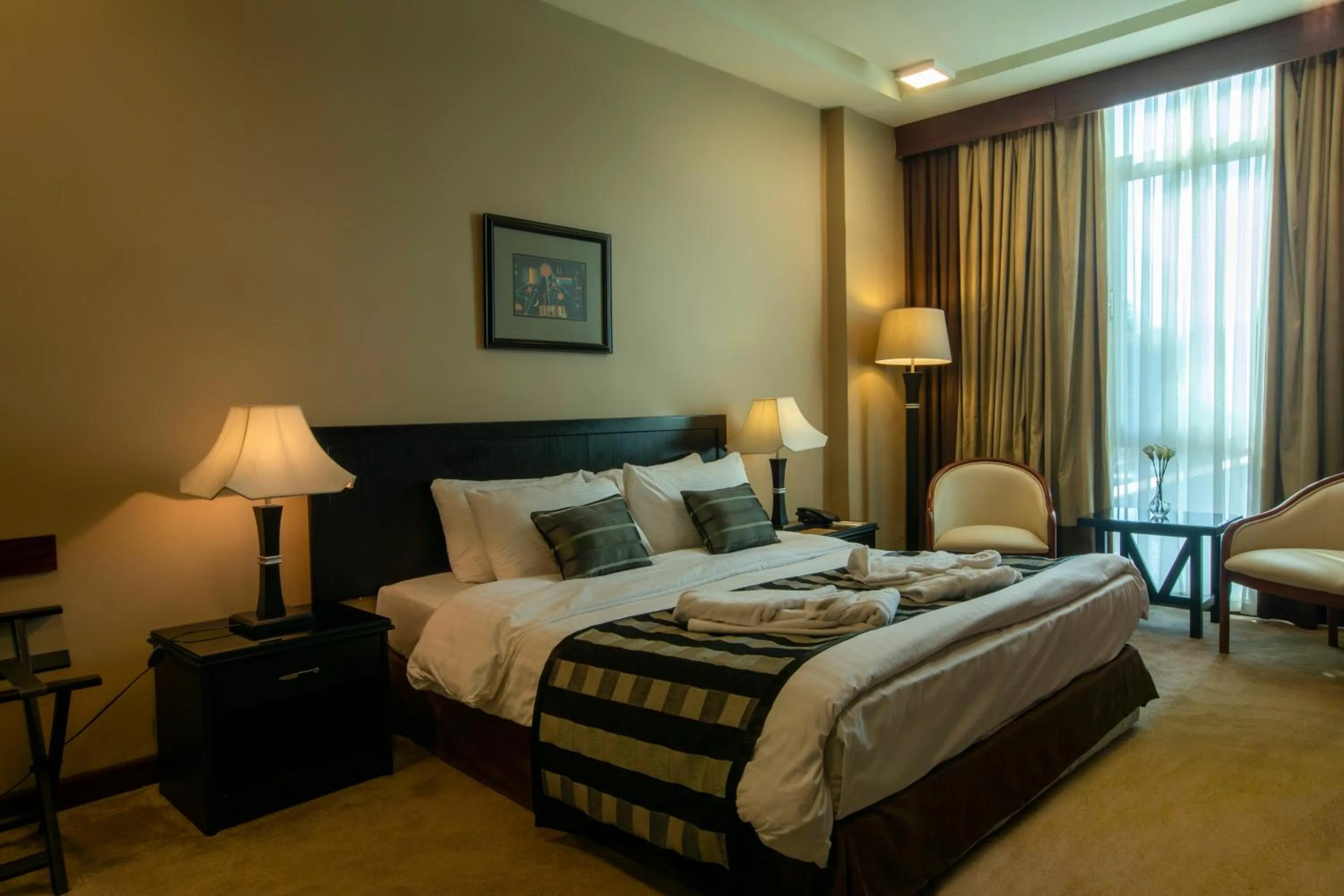 Bedroom, Bed in Century Park Hotel