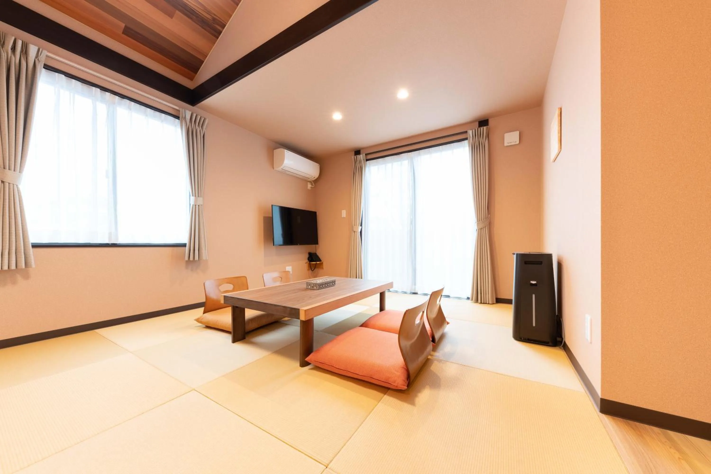 Living room in スタジオーネ 箱根強羅 East - Stagione Hakone Gora East