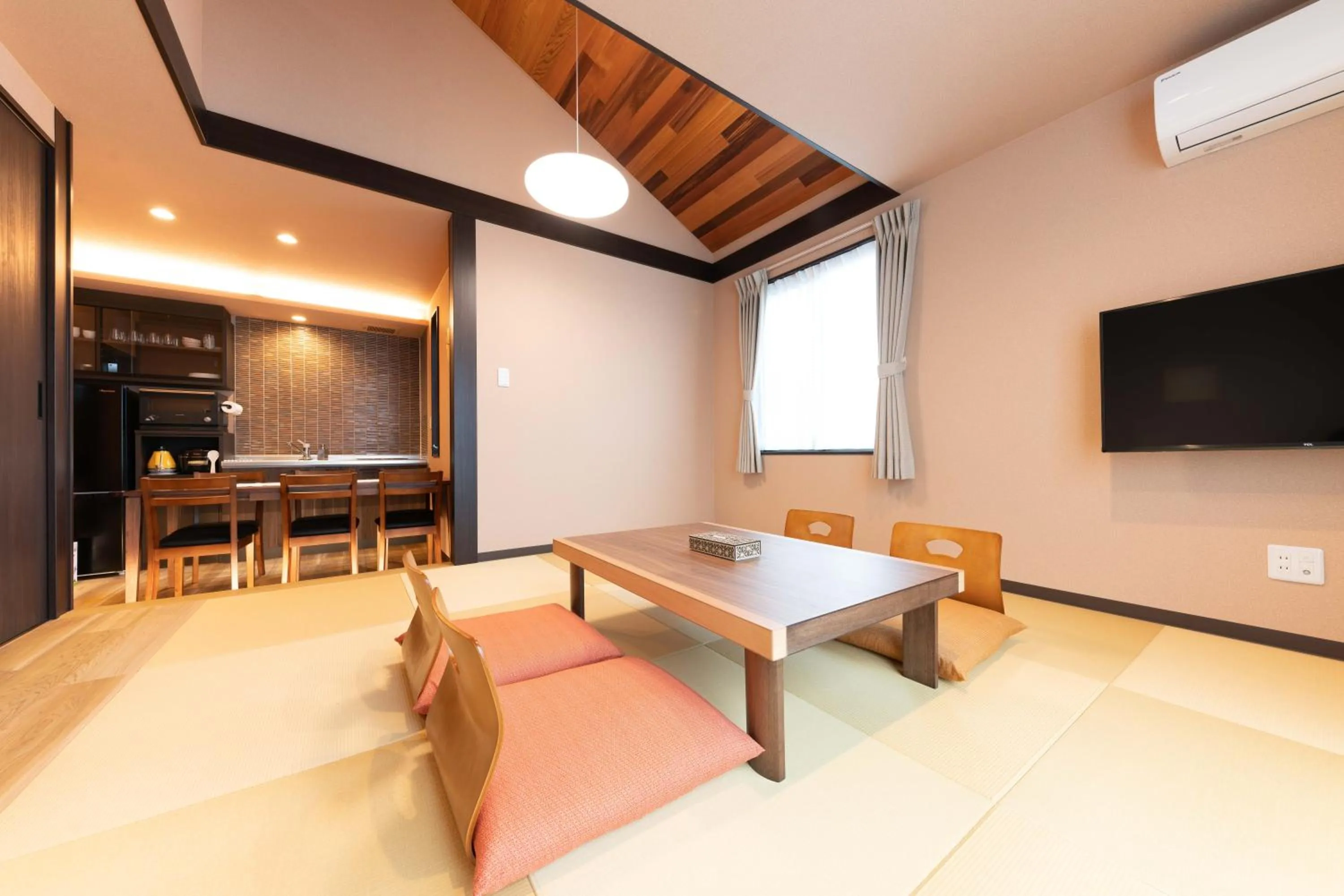 Living room in スタジオーネ 箱根強羅 East - Stagione Hakone Gora East