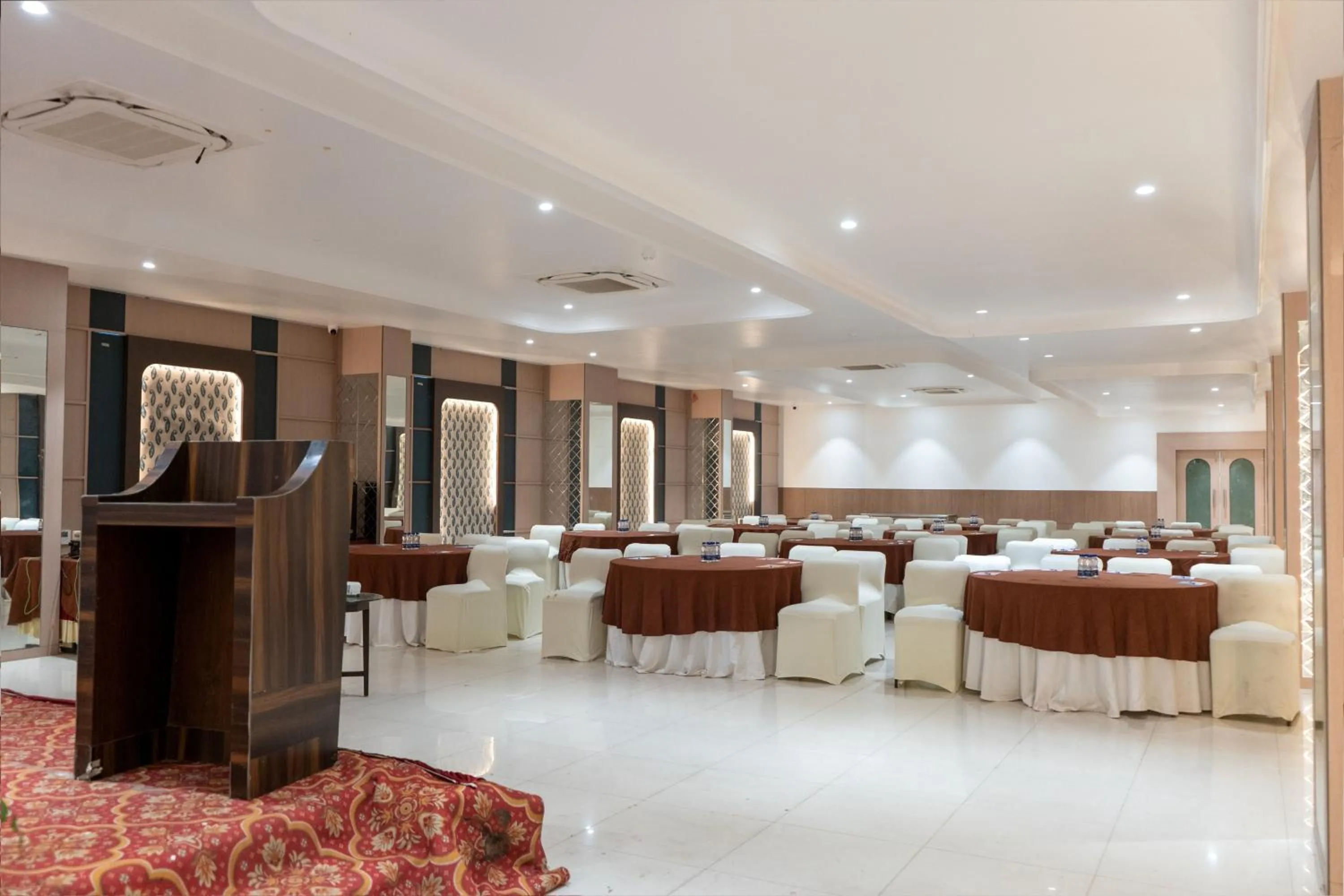 Banquet/Function facilities in Grand Sarovar Portico, Latur