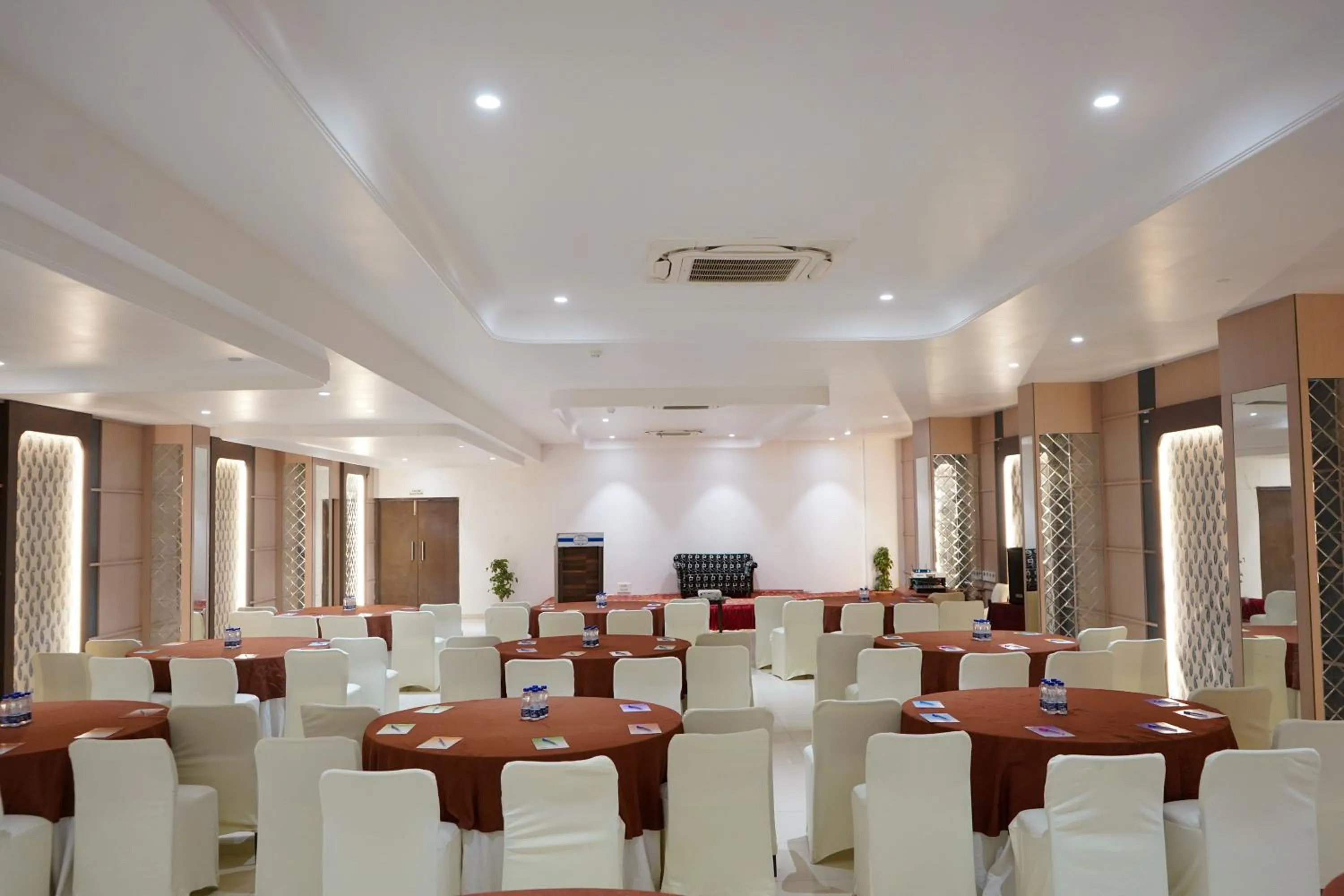 Meeting/conference room in Grand Sarovar Portico, Latur