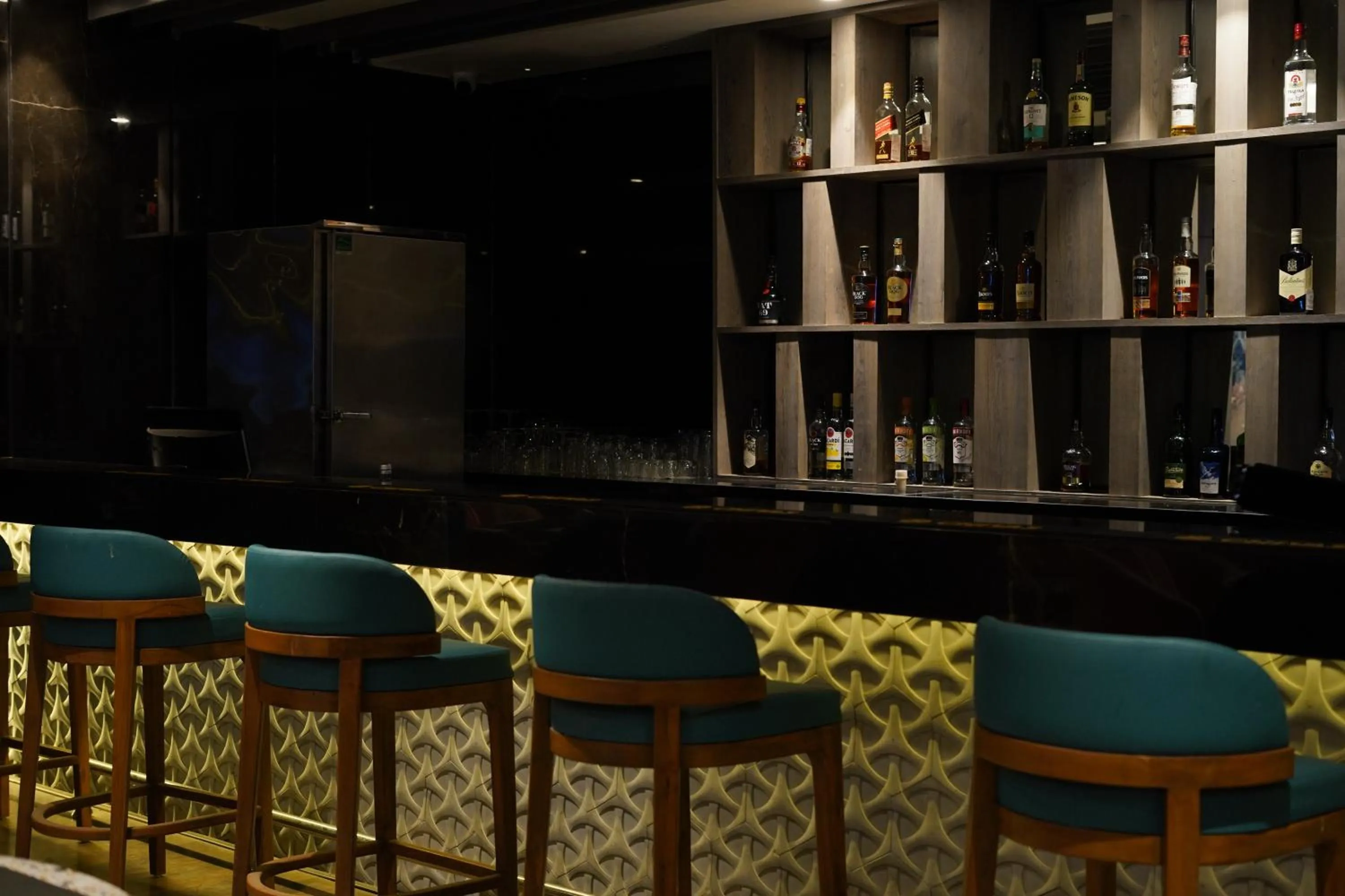 Lounge or bar in Grand Sarovar Portico, Latur