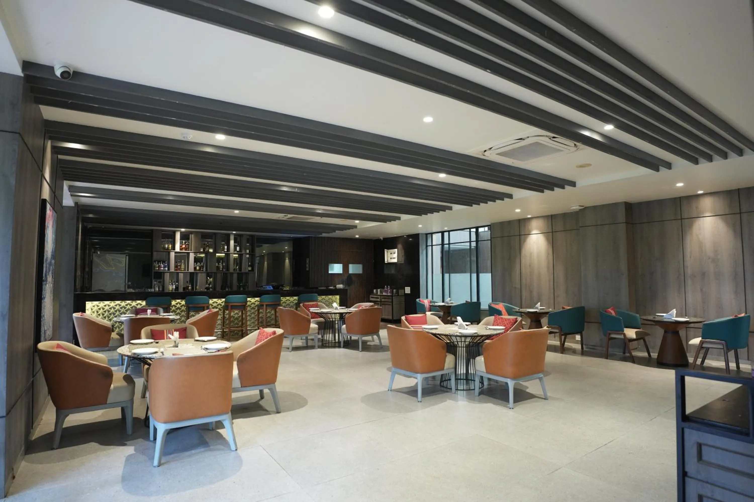 Lounge or bar in Grand Sarovar Portico, Latur