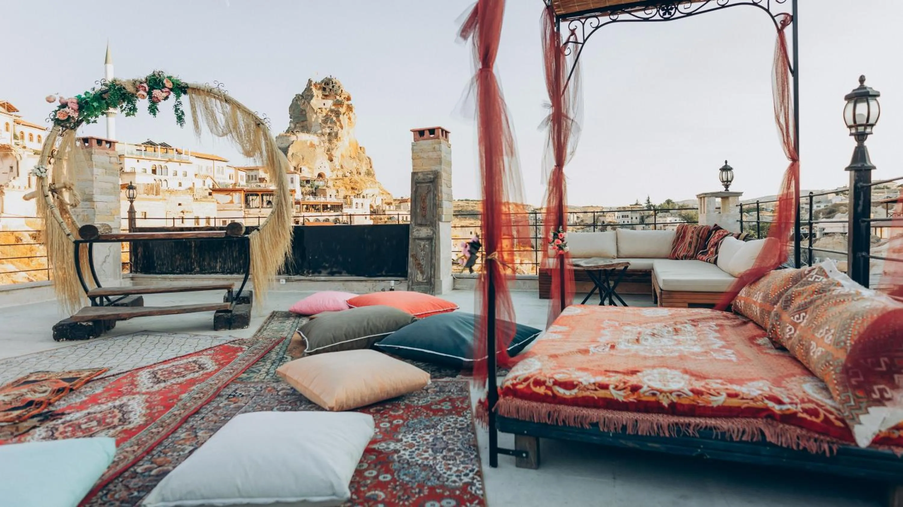 Balcony/Terrace, Bed in Serenus Cave Suites