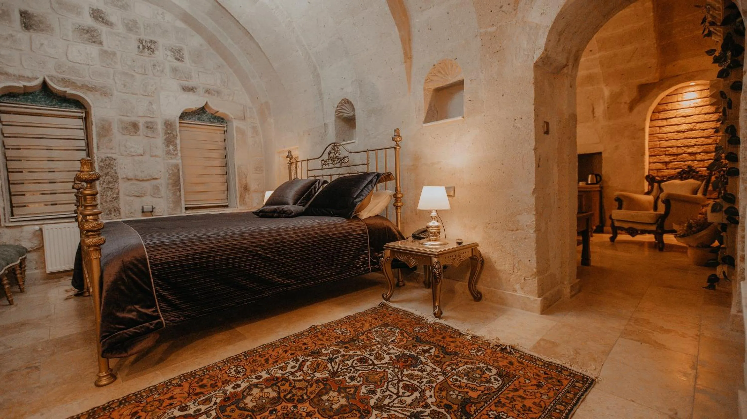 Photo of the whole room, Bed in Serenus Cave Suites