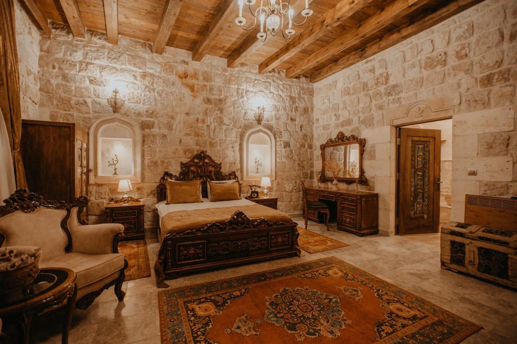 Photo of the whole room, Bed in Serenus Cave Suites