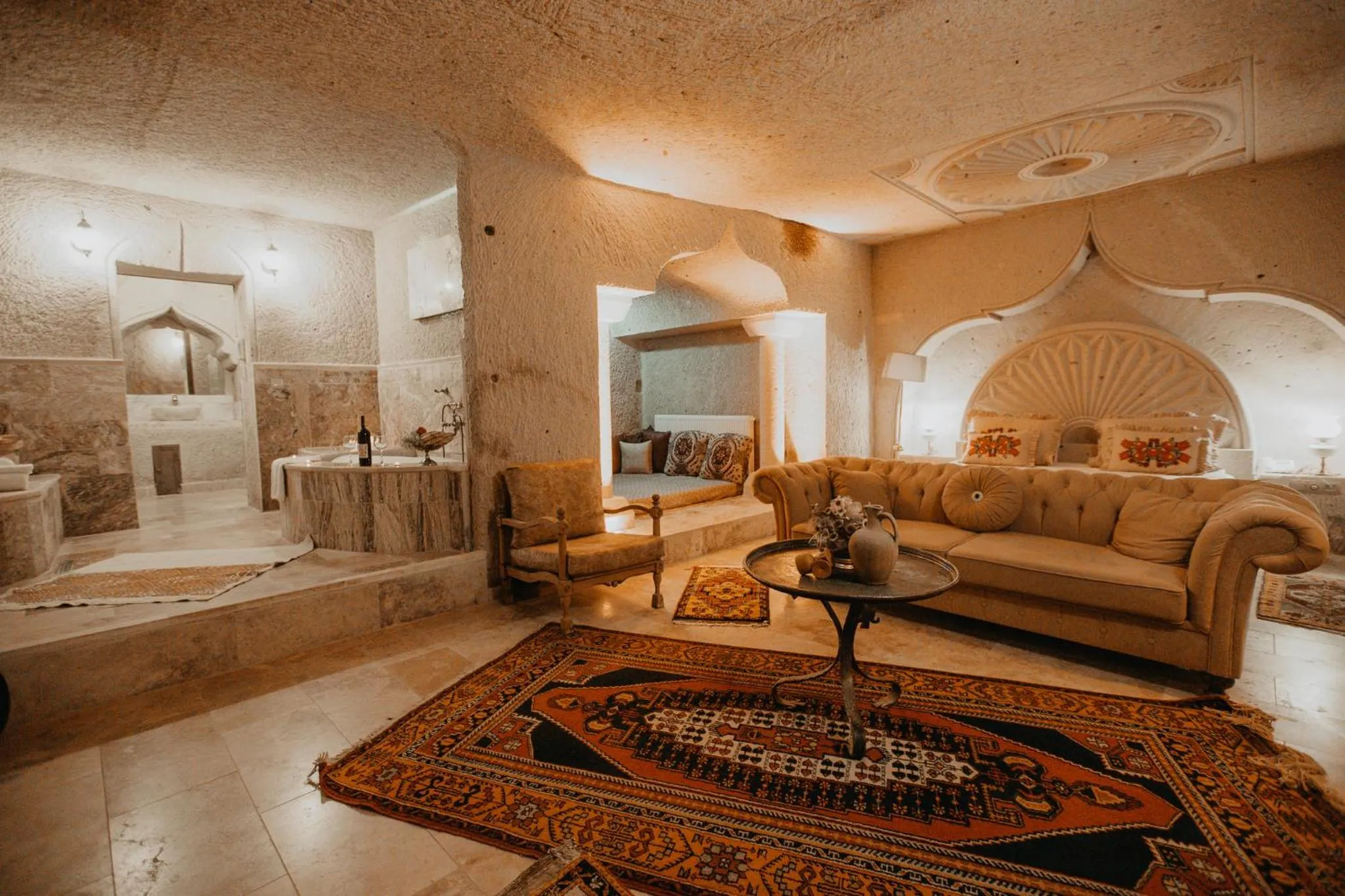 Photo of the whole room in Serenus Cave Suites