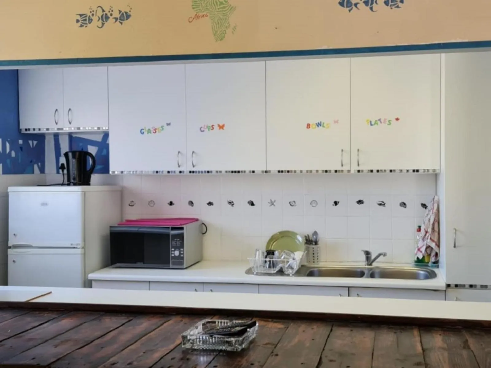 Property building in Sunset beach backpackers