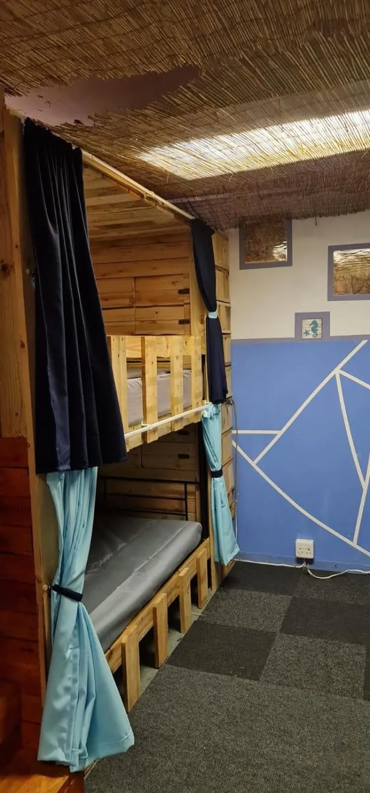 bunk bed in Sunset beach backpackers