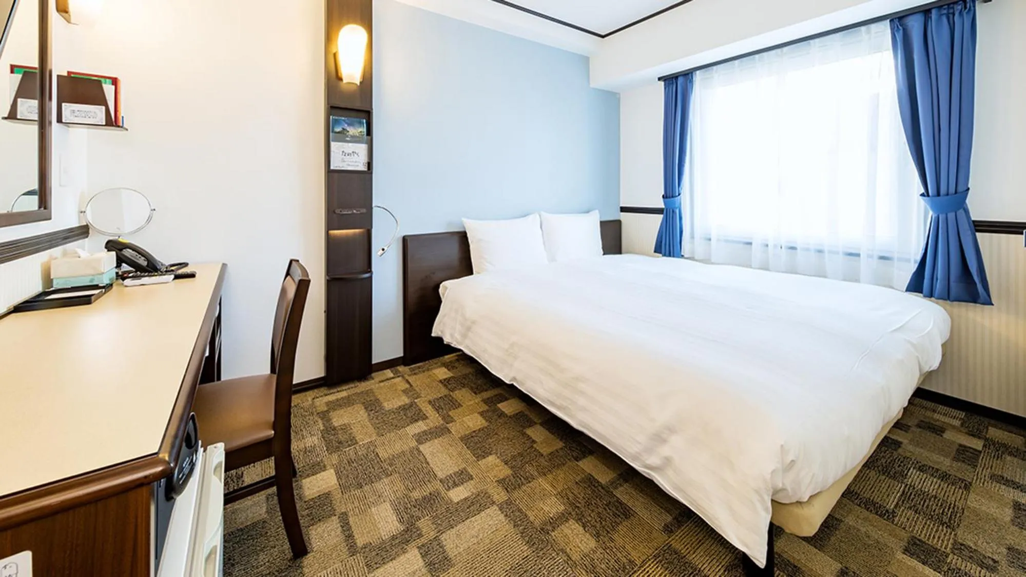 Bedroom, Bed in Toyoko Inn Kintetsu Yokkaichi eki Kita guchi