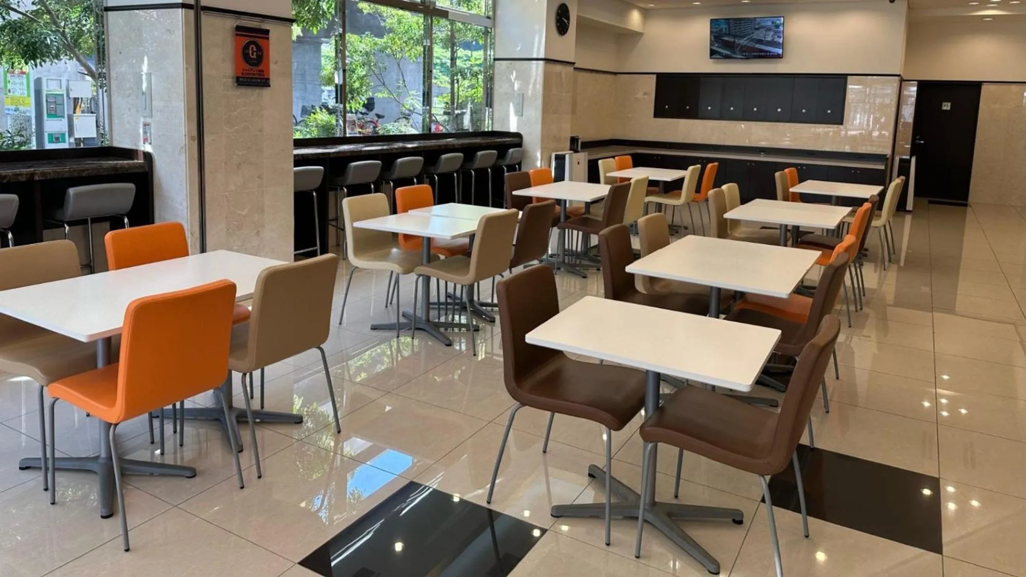 Lounge or bar in Toyoko Inn Tokyo Fuchu Nambu sen Minami tama Ekimae