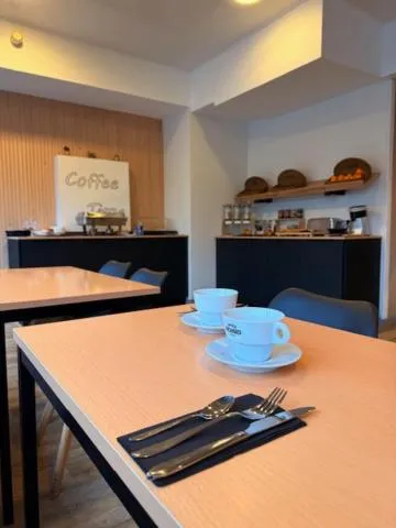 Breakfast in Brit Hotel L'Arrivée Guingamp