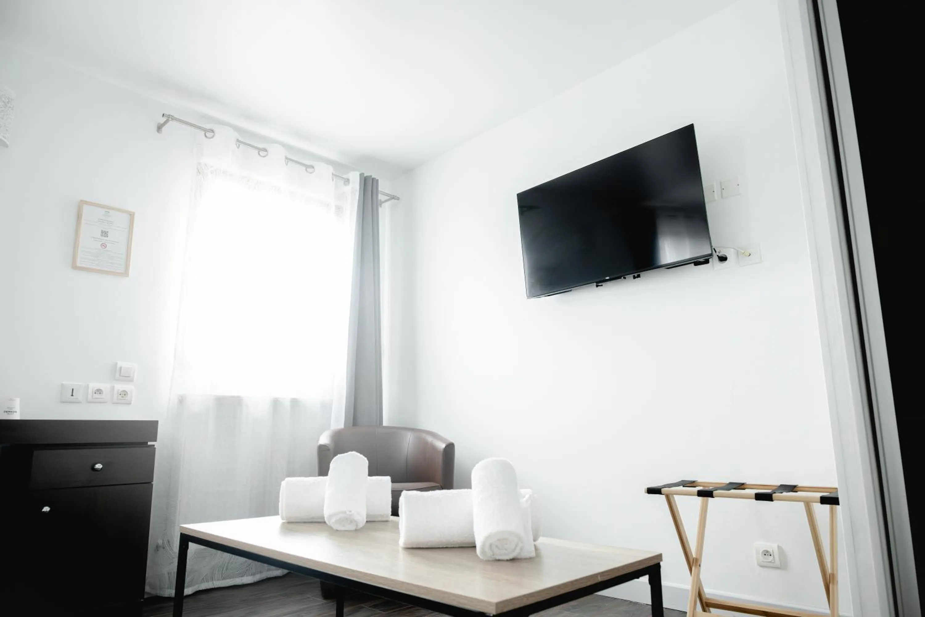 Bedroom in Brit Hotel L'Arrivée Guingamp