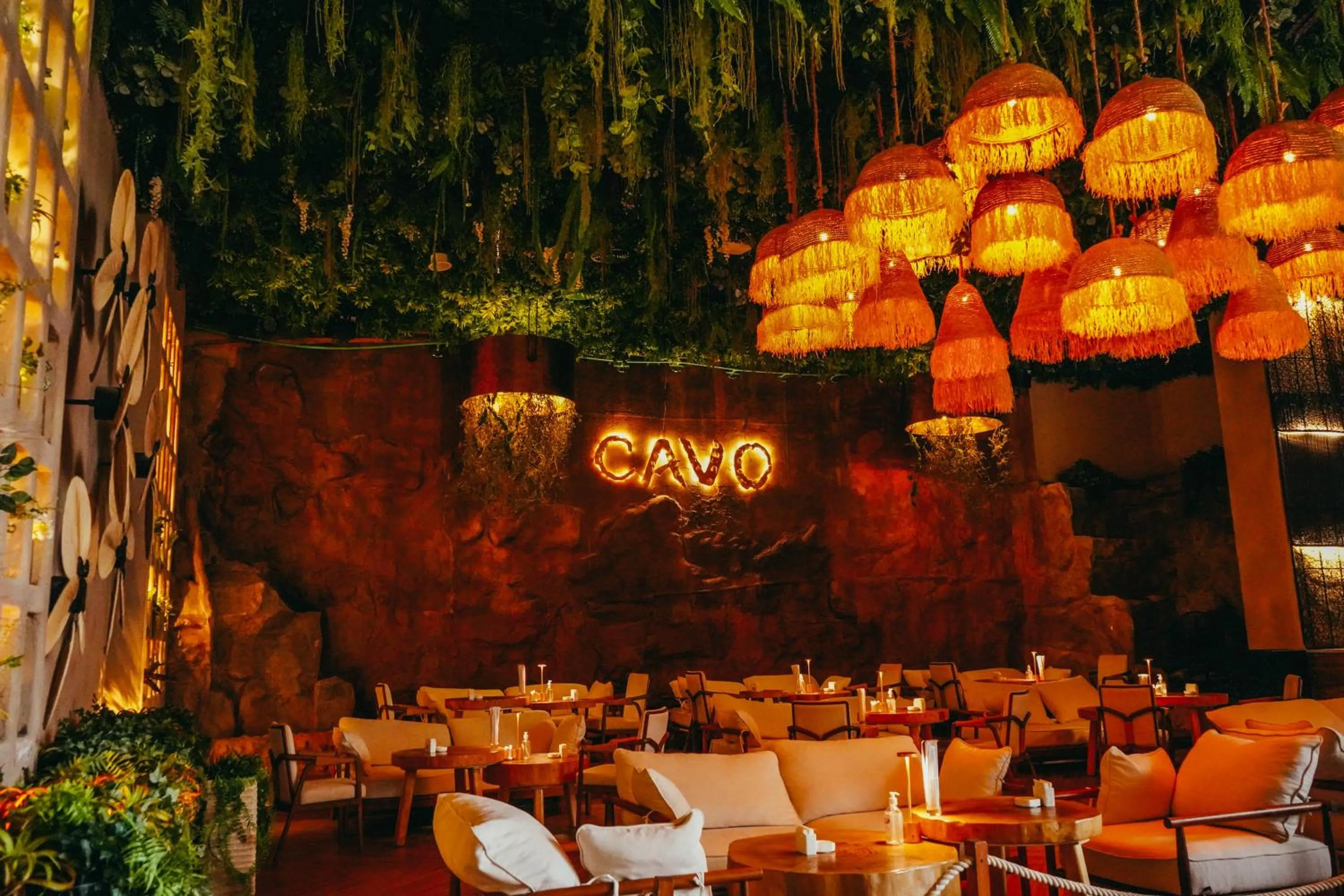 Nightclub / DJ in Ramee Dream Hotel Downtown