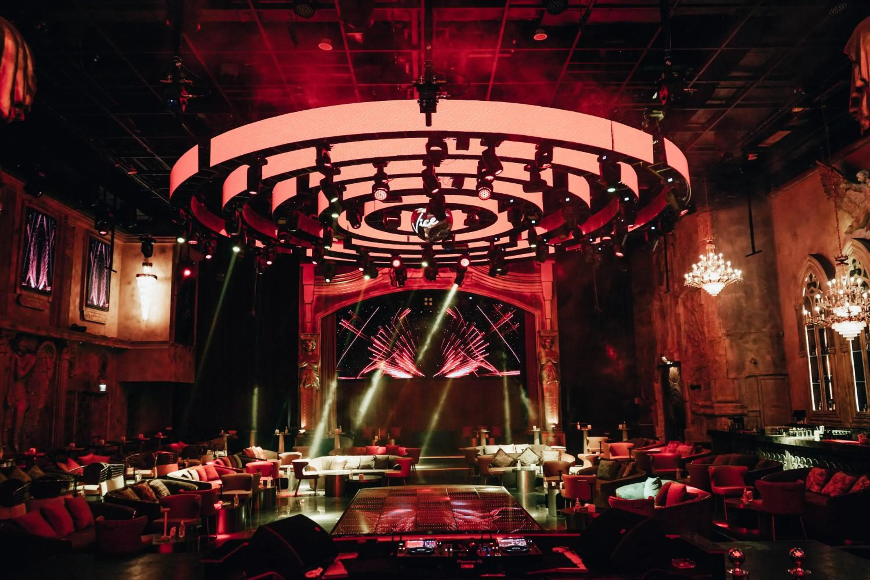 Nightclub / DJ in Ramee Dream Hotel Downtown