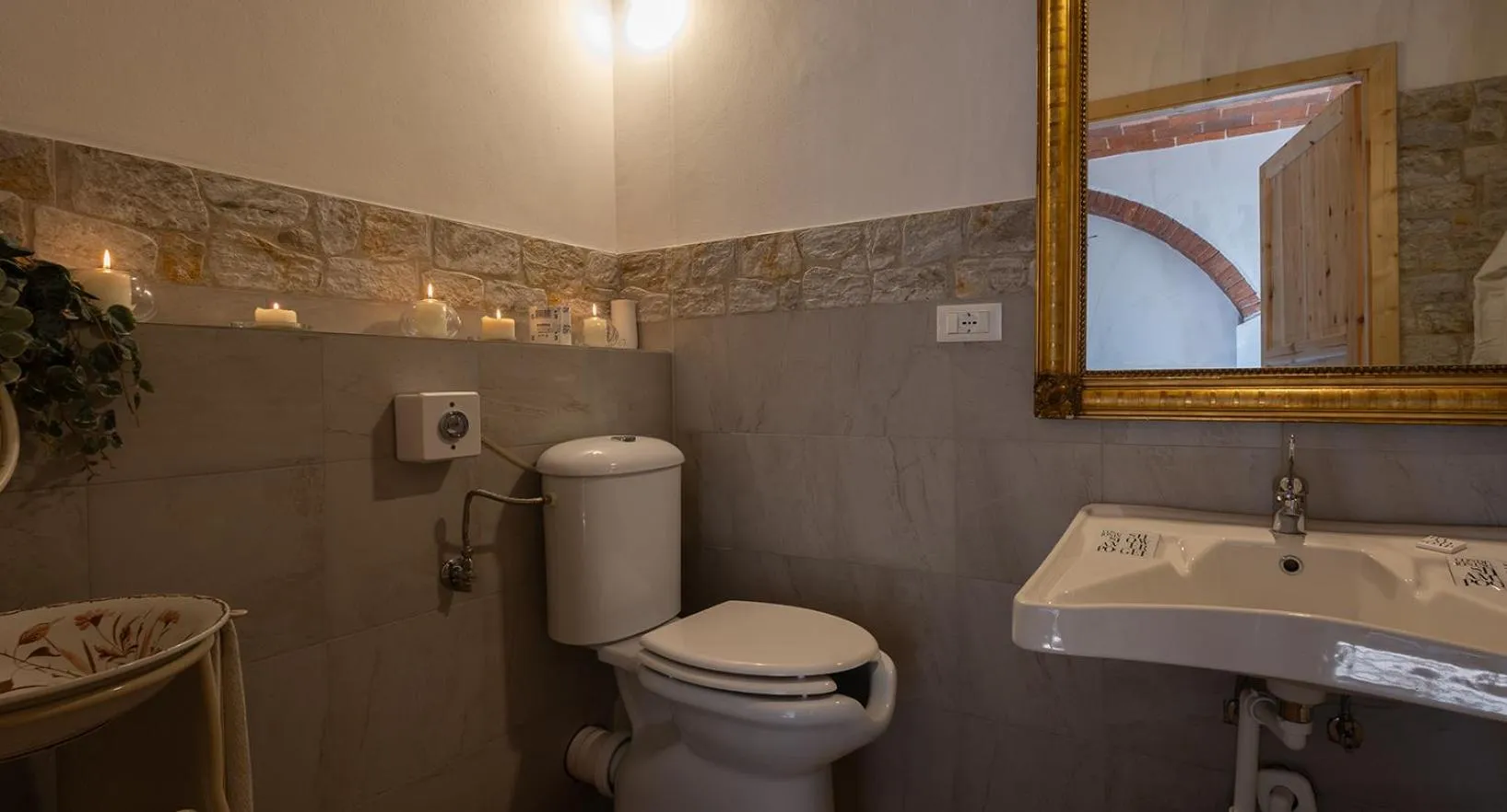 Toilet in Ca'Novae - Tuscany Farmhouse