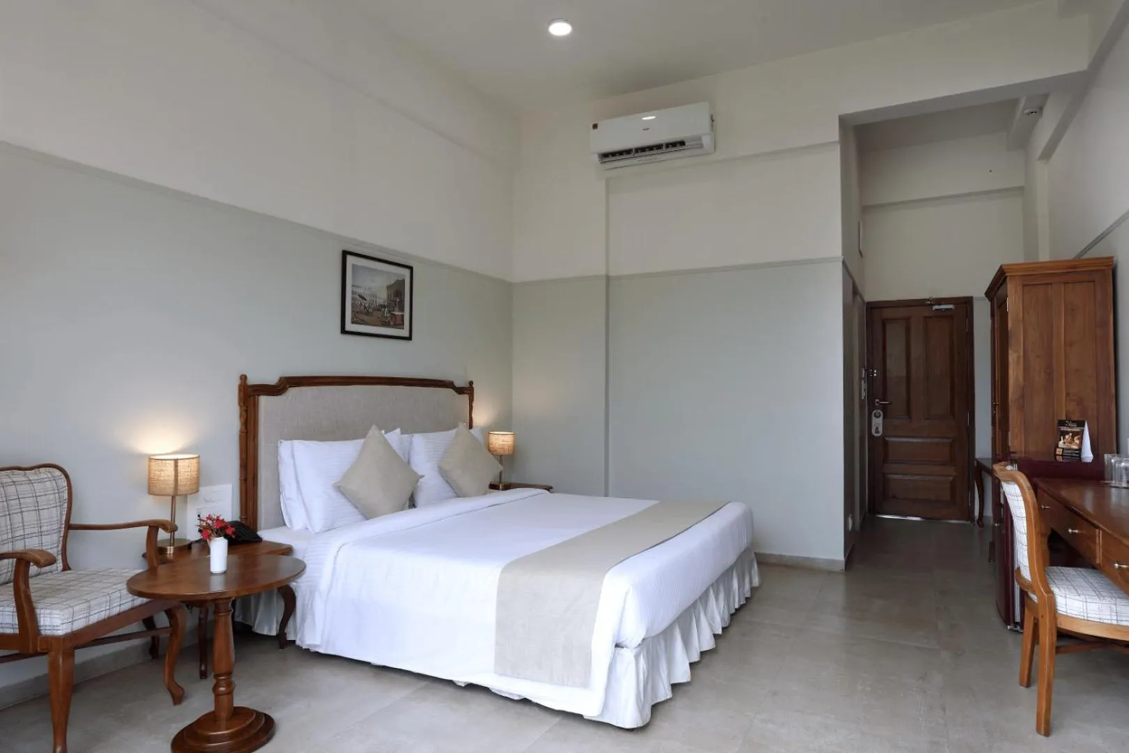 Bed in juSTa Rudra Resort & Spa
