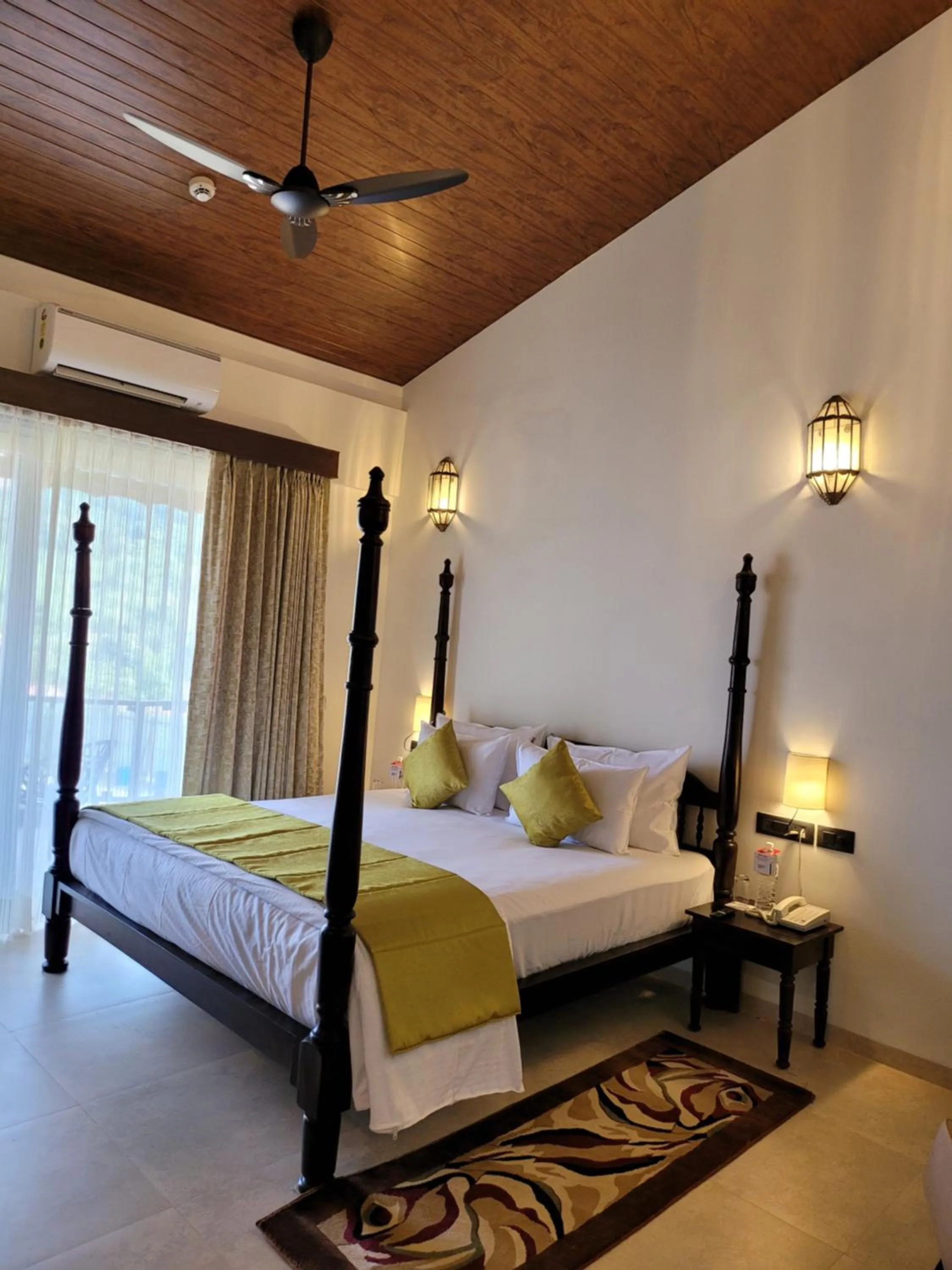 Bed in Mastiff Grand La Villae