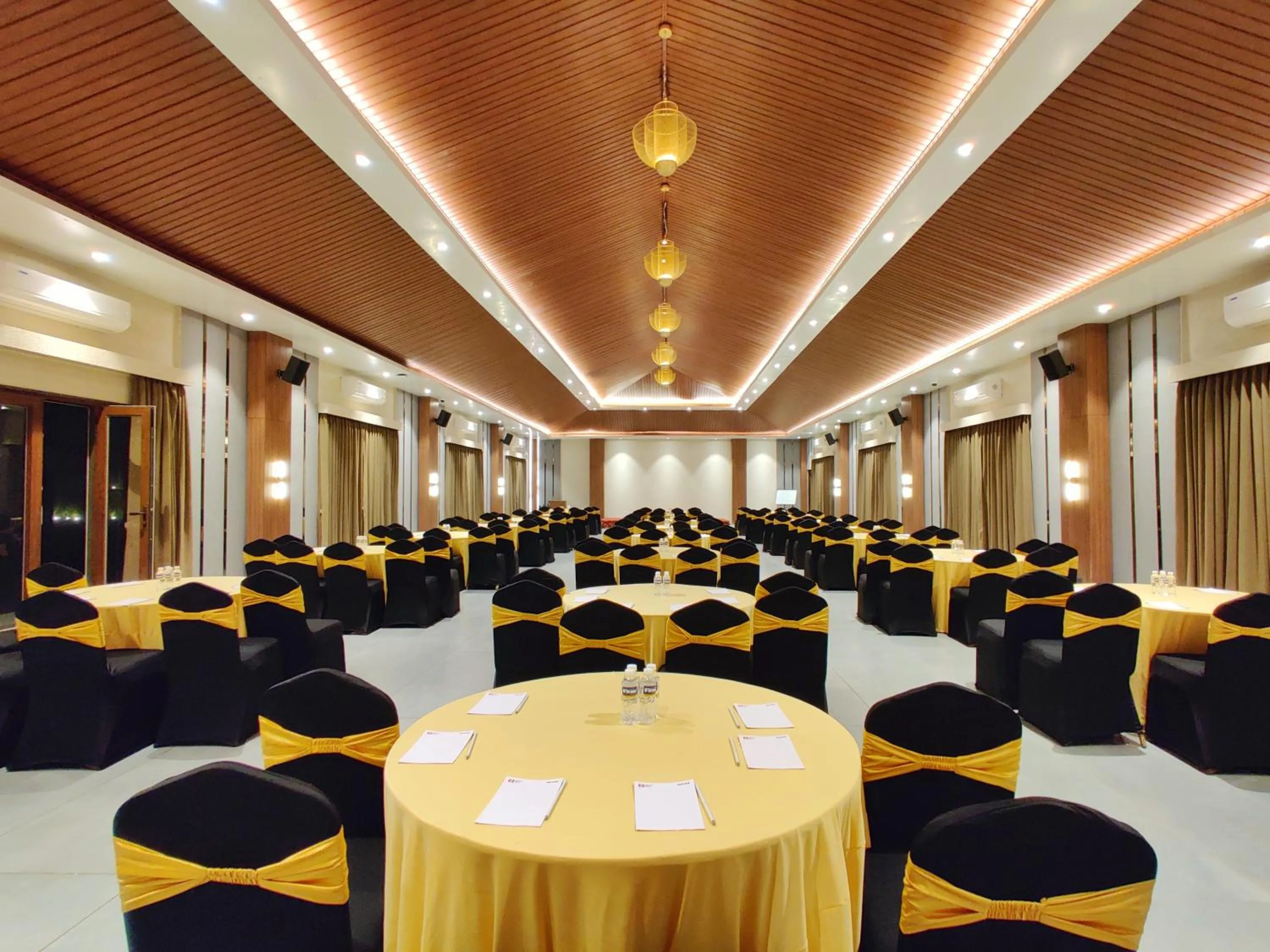 Property building in Mastiff Grand La Villae