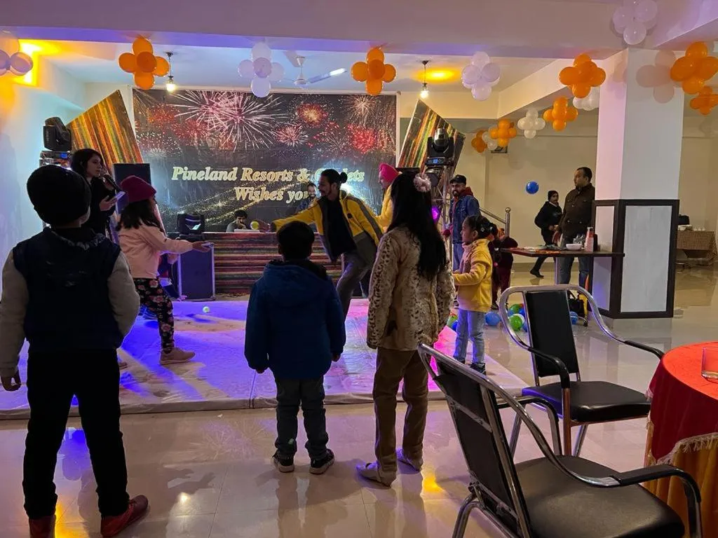 group of guests in Pineland Resorts & Chalets Kasauli