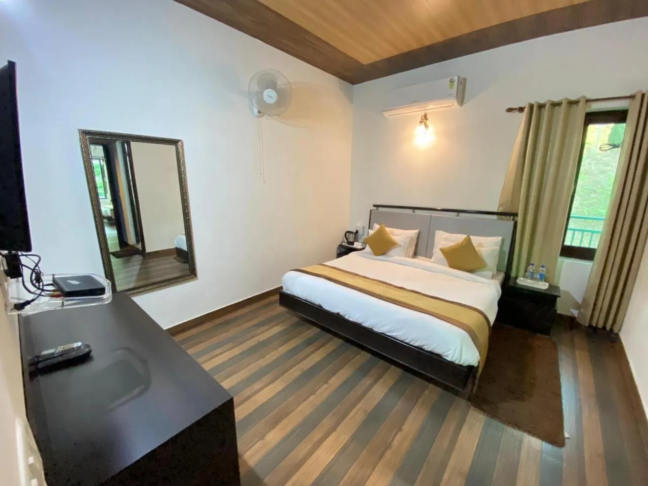 Bedroom, Bed in Pineland Resorts & Chalets Kasauli