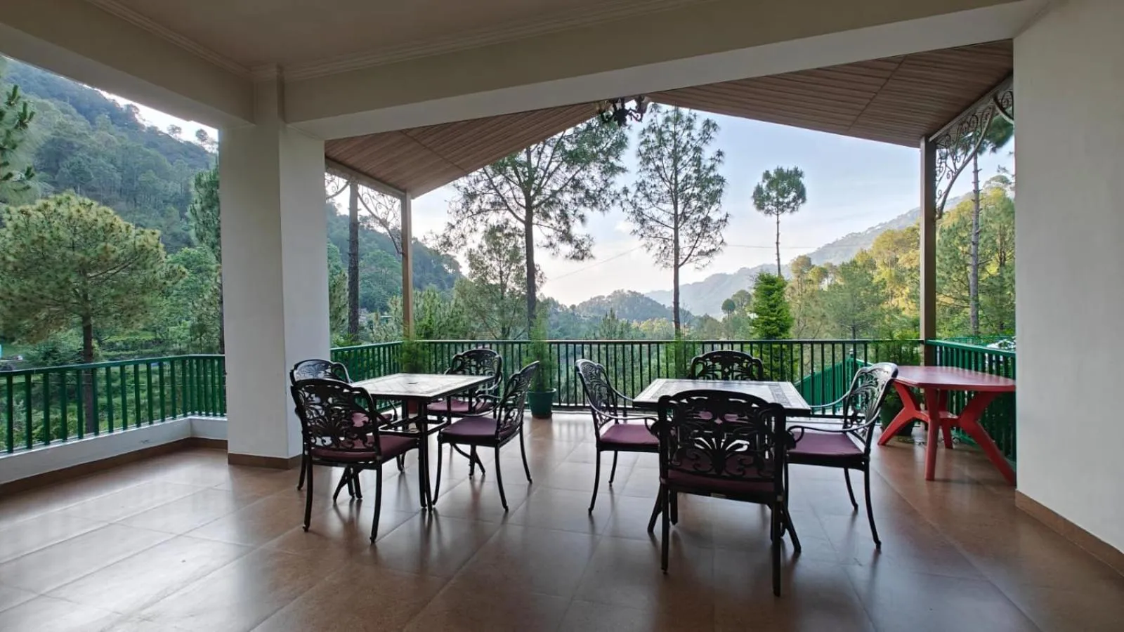 Pineland Resorts & Chalets Kasauli