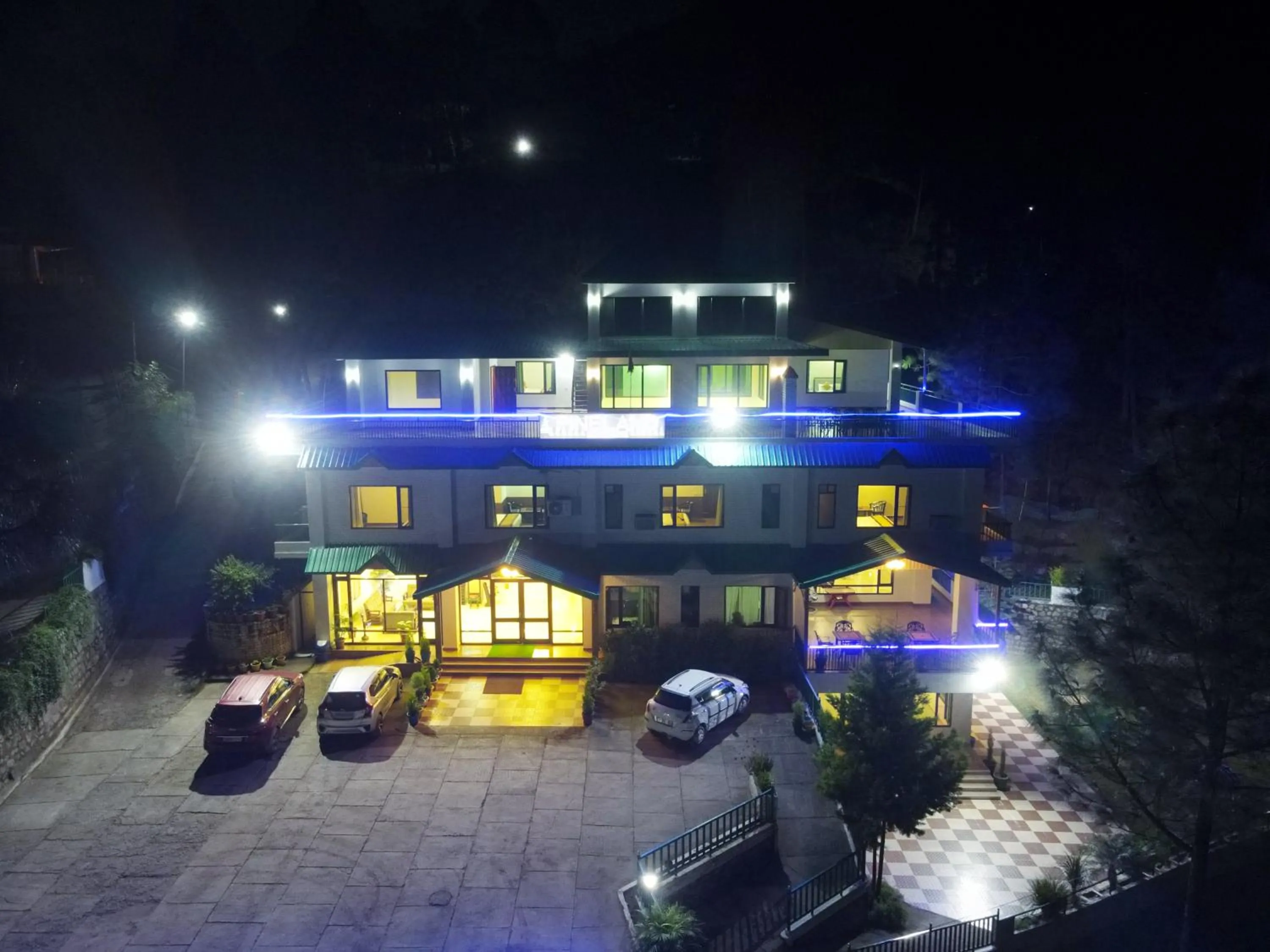 Night in Pineland Resorts & Chalets Kasauli