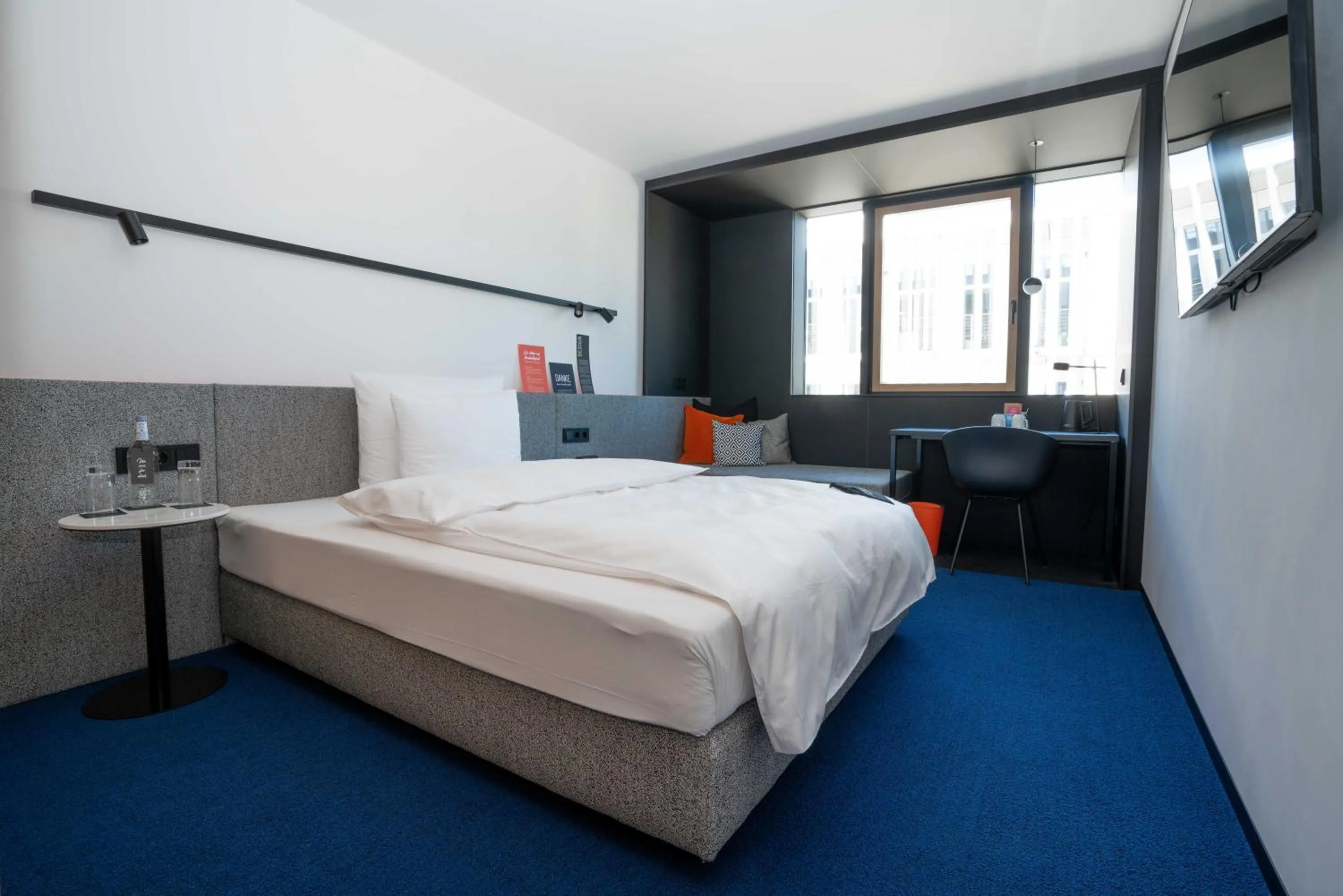 Photo of the whole room, Bed in GREFIS Hotel München-Gräfelfing