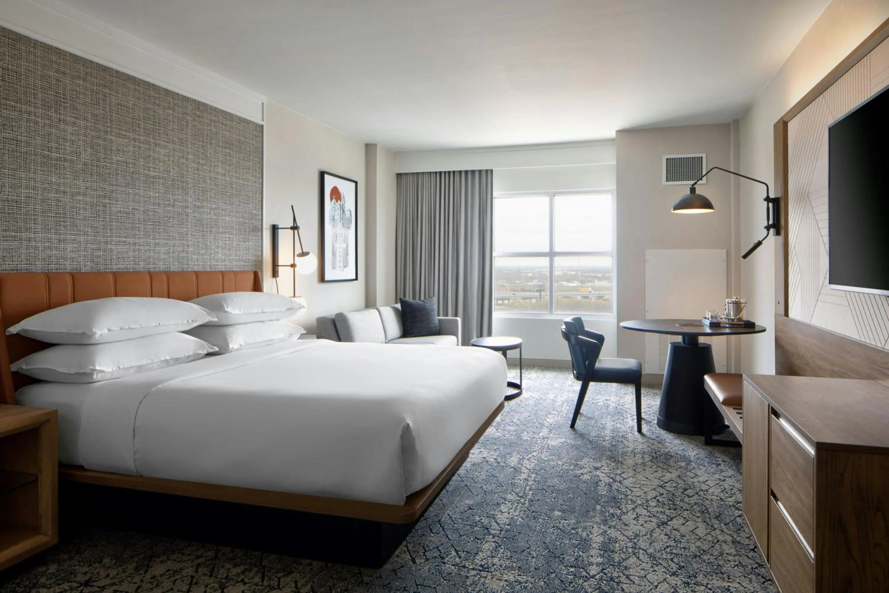 Photo of the whole room, Bed in Sheraton Fort Worth Downtown Hotel