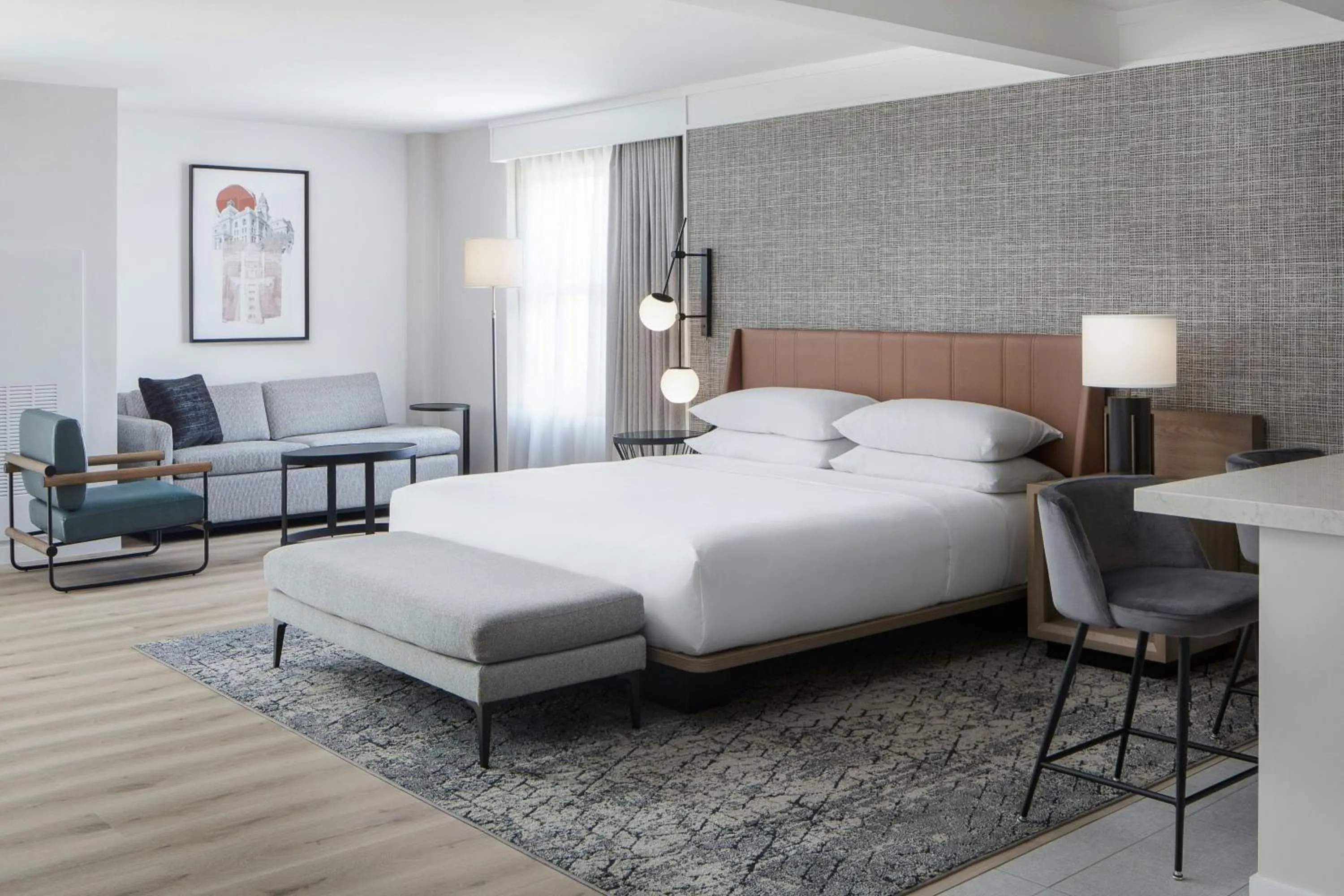 Photo of the whole room, Bed in Sheraton Fort Worth Downtown Hotel