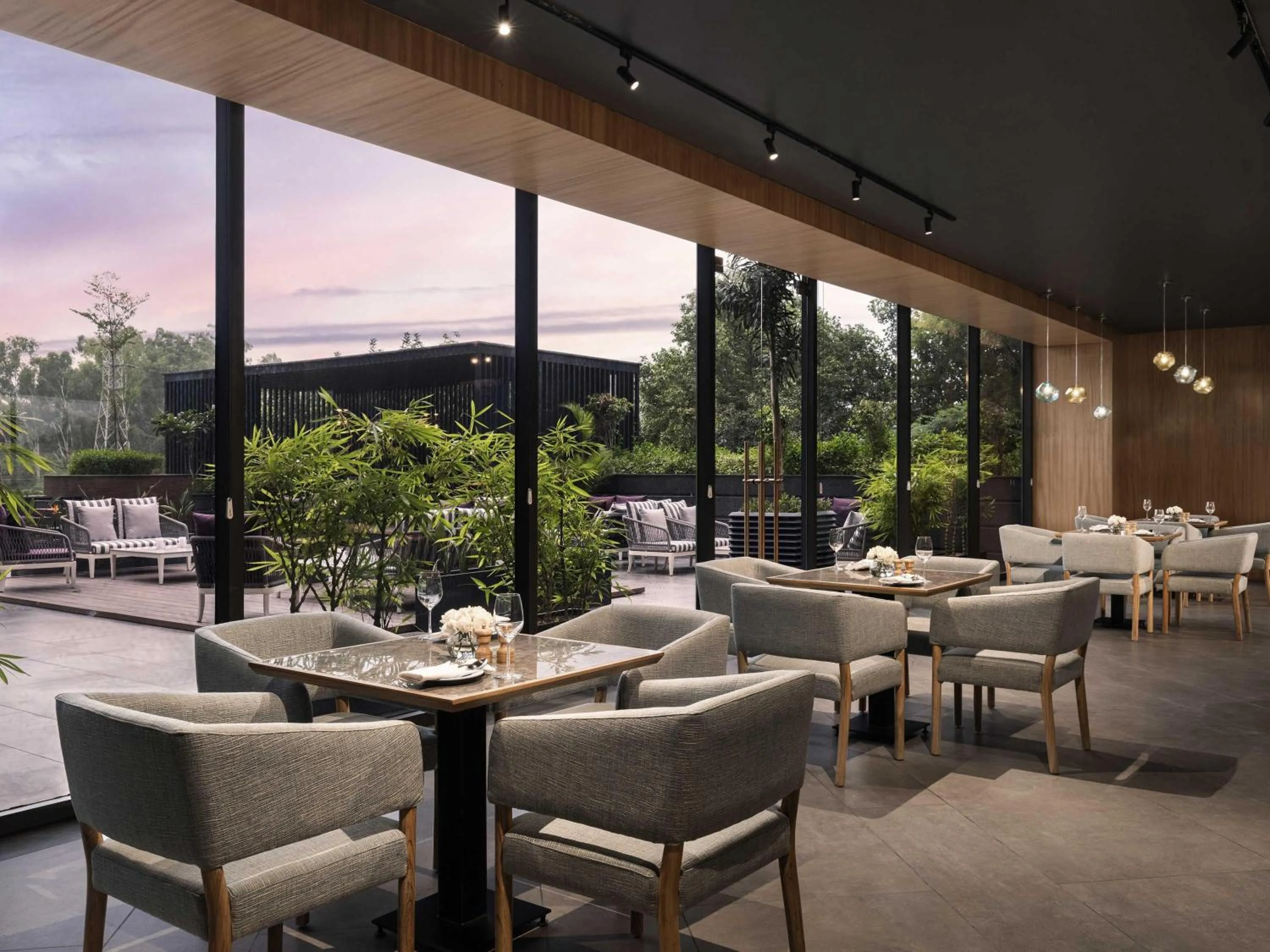 Restaurant/places to eat in Novotel Chandigarh Tribune Chowk